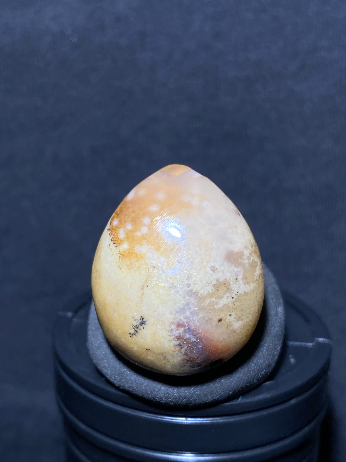 (1020)Alxa Desert Gobi eye Agate, polished pendent, drilled hole, nature stone,Natural Color Raw Stone from Inner Mongolia.