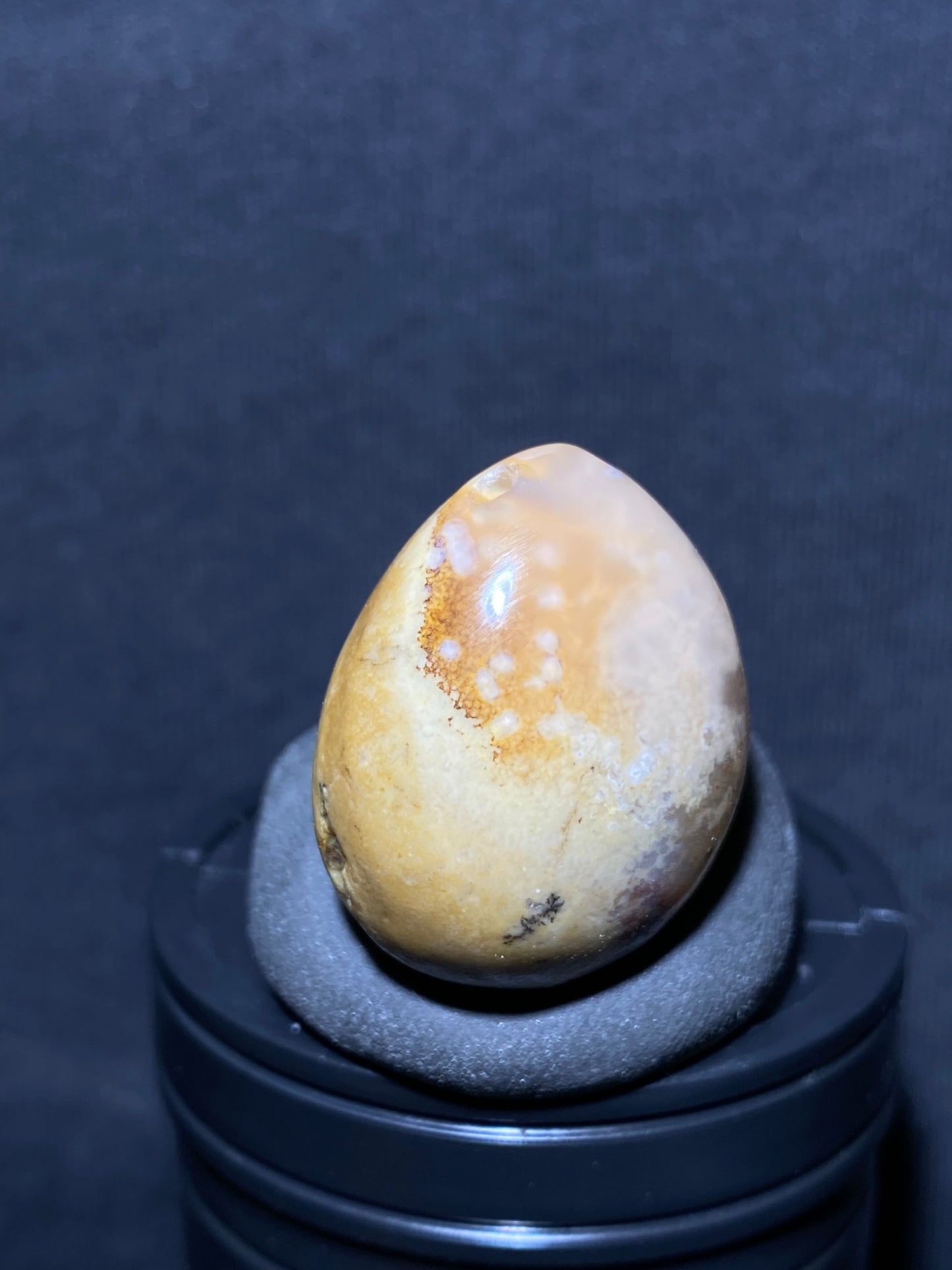 (1020)Alxa Desert Gobi eye Agate, polished pendent, drilled hole, nature stone,Natural Color Raw Stone from Inner Mongolia.