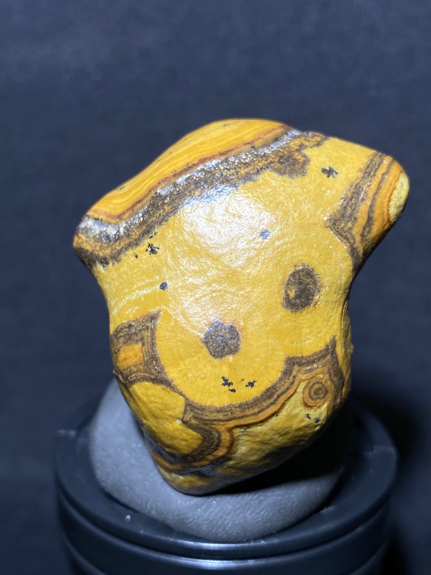 (1021)Alxa Desert Gobi coin eye Agate rough nature stone,Natural Color Raw Stone from Inner Mongolia.