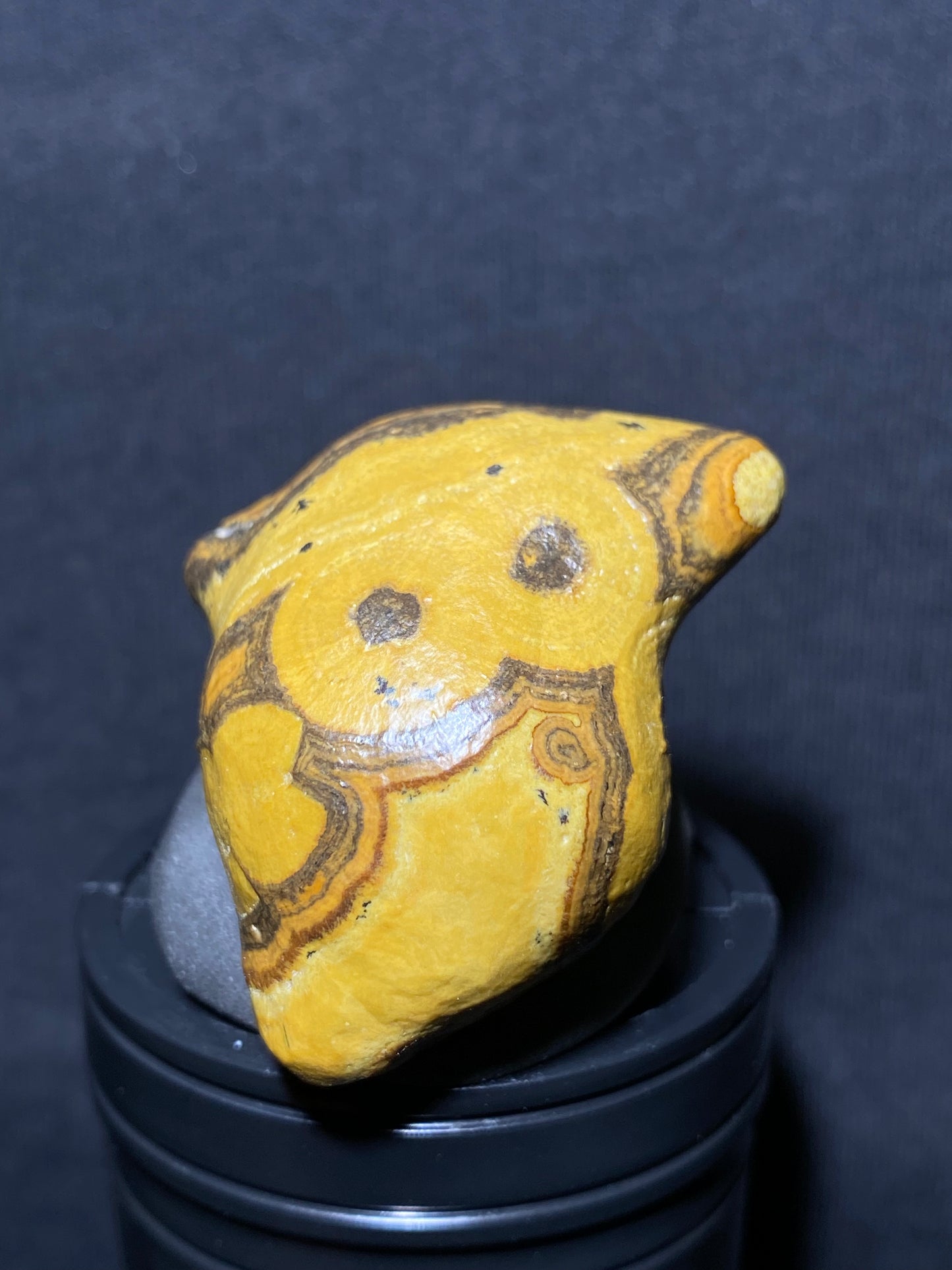 (1021)Alxa Desert Gobi coin eye Agate rough nature stone,Natural Color Raw Stone from Inner Mongolia.