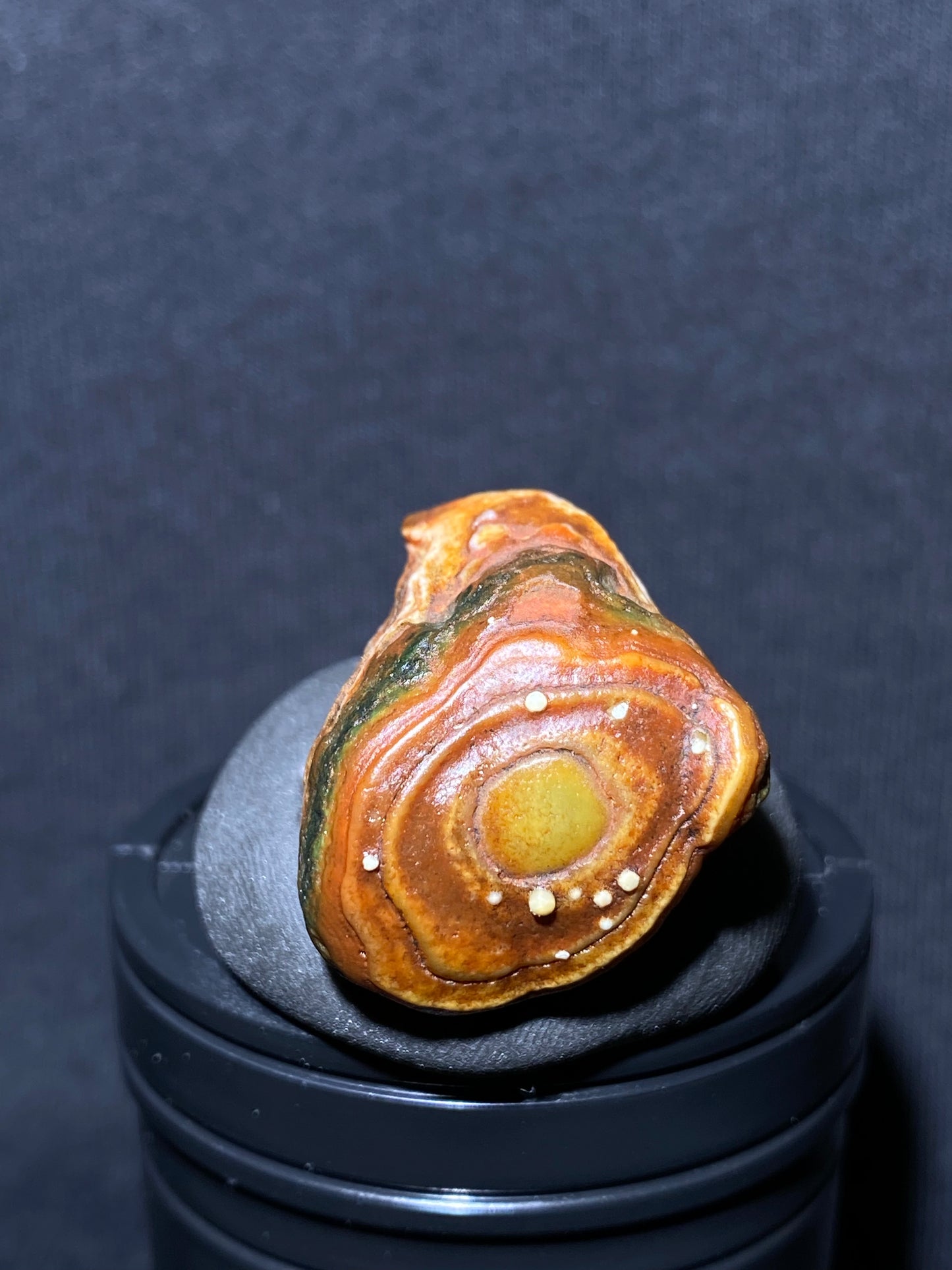 (1024)Alxa Desert Gobi eye Agate rough nature stone,Natural Color Raw Stone from Inner Mongolia.