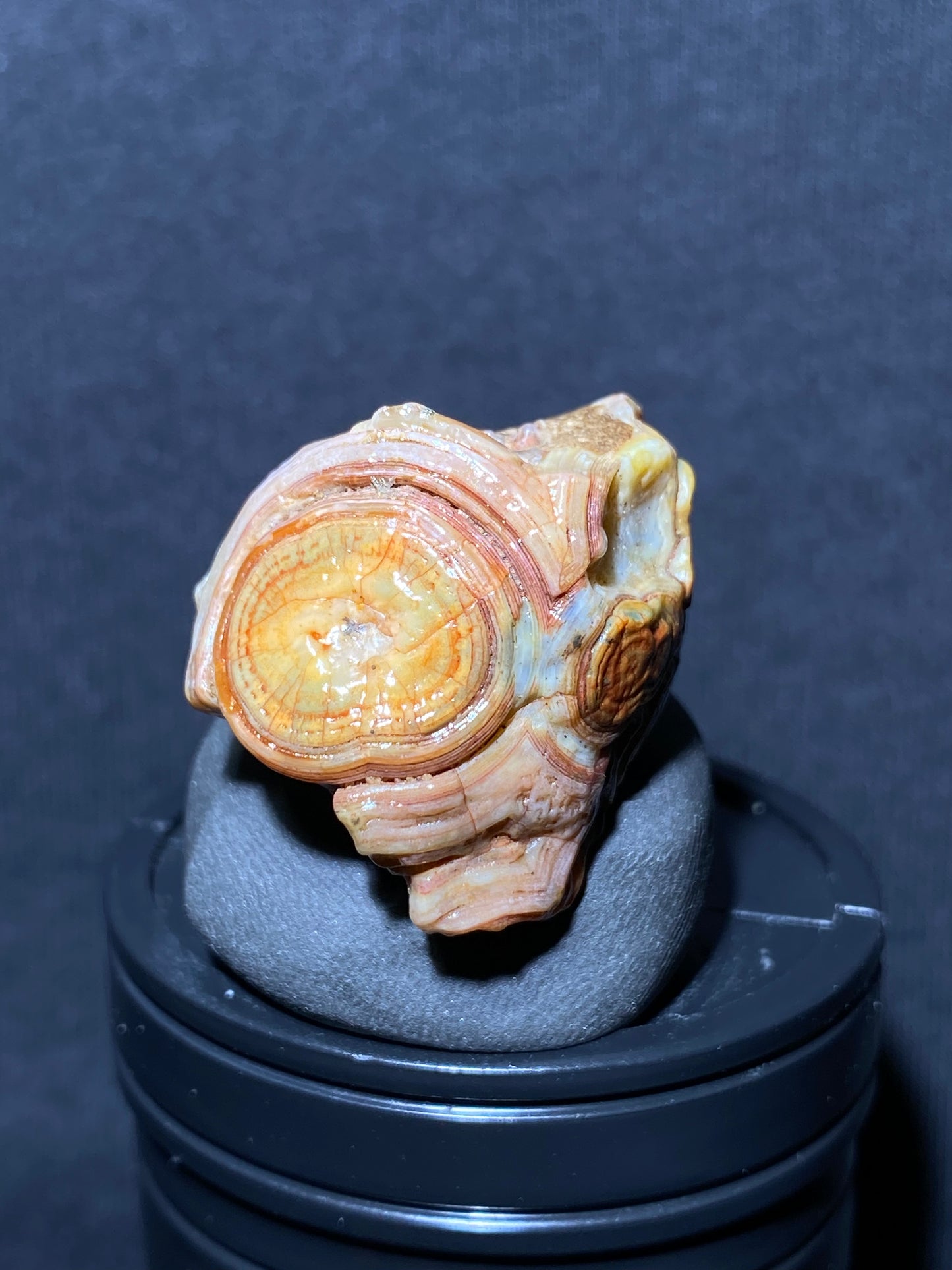 (1026)Alxa Desert Gobi eye Agate rough nature stone, face-like agate,Natural Color Raw Stone from Inner Mongolia.