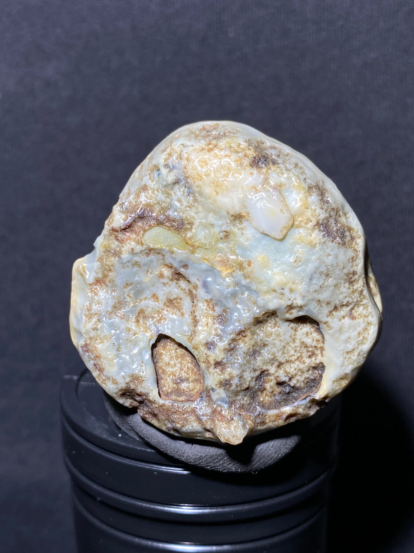 (1027)Alxa Desert Gobi Agate rough nature stone,Natural green Color Raw Stone from Inner Mongolia.