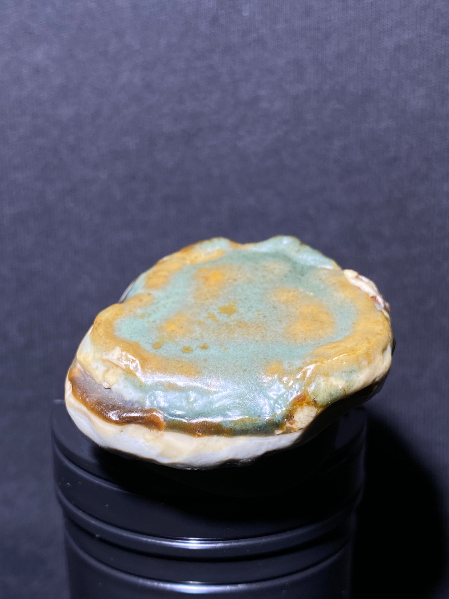 (1027)Alxa Desert Gobi Agate rough nature stone,Natural green Color Raw Stone from Inner Mongolia.