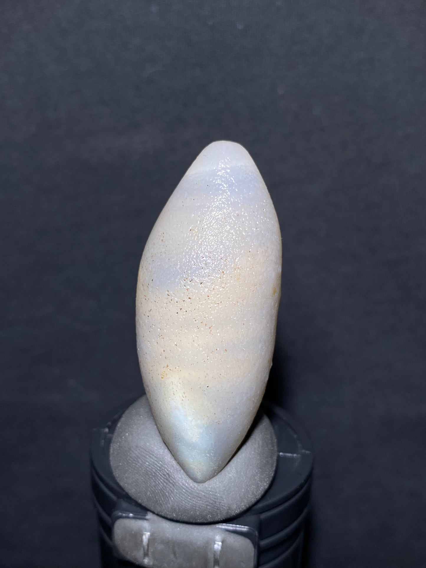 (1029)Alxa Desert Gobi Agate rough nature stone, Natural Color Raw Stone from Inner Mongolia.