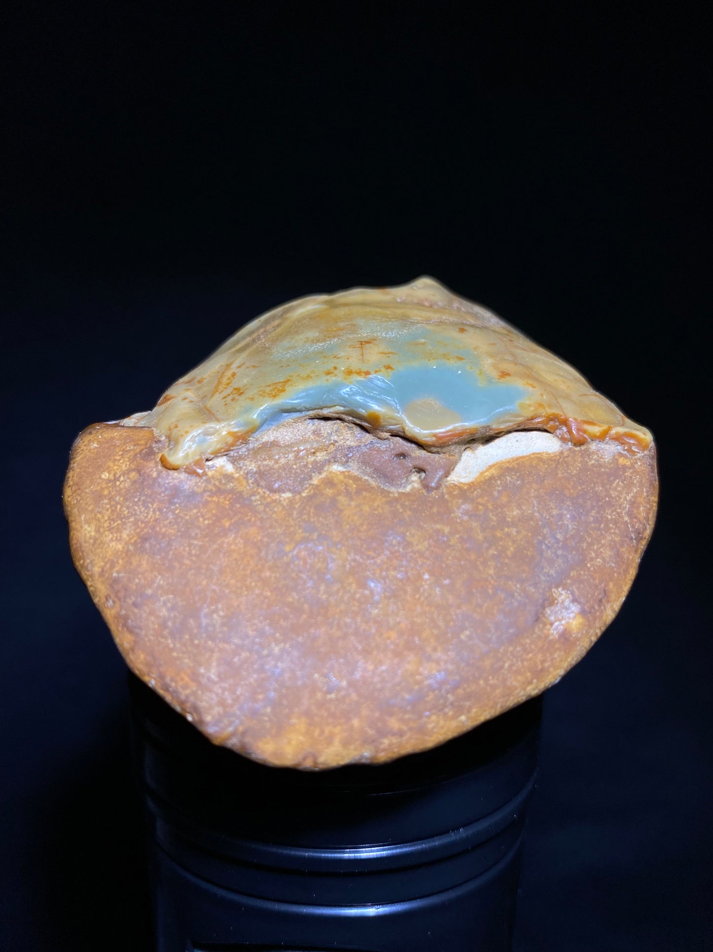 Desert Gobi Agate rough nature stone.