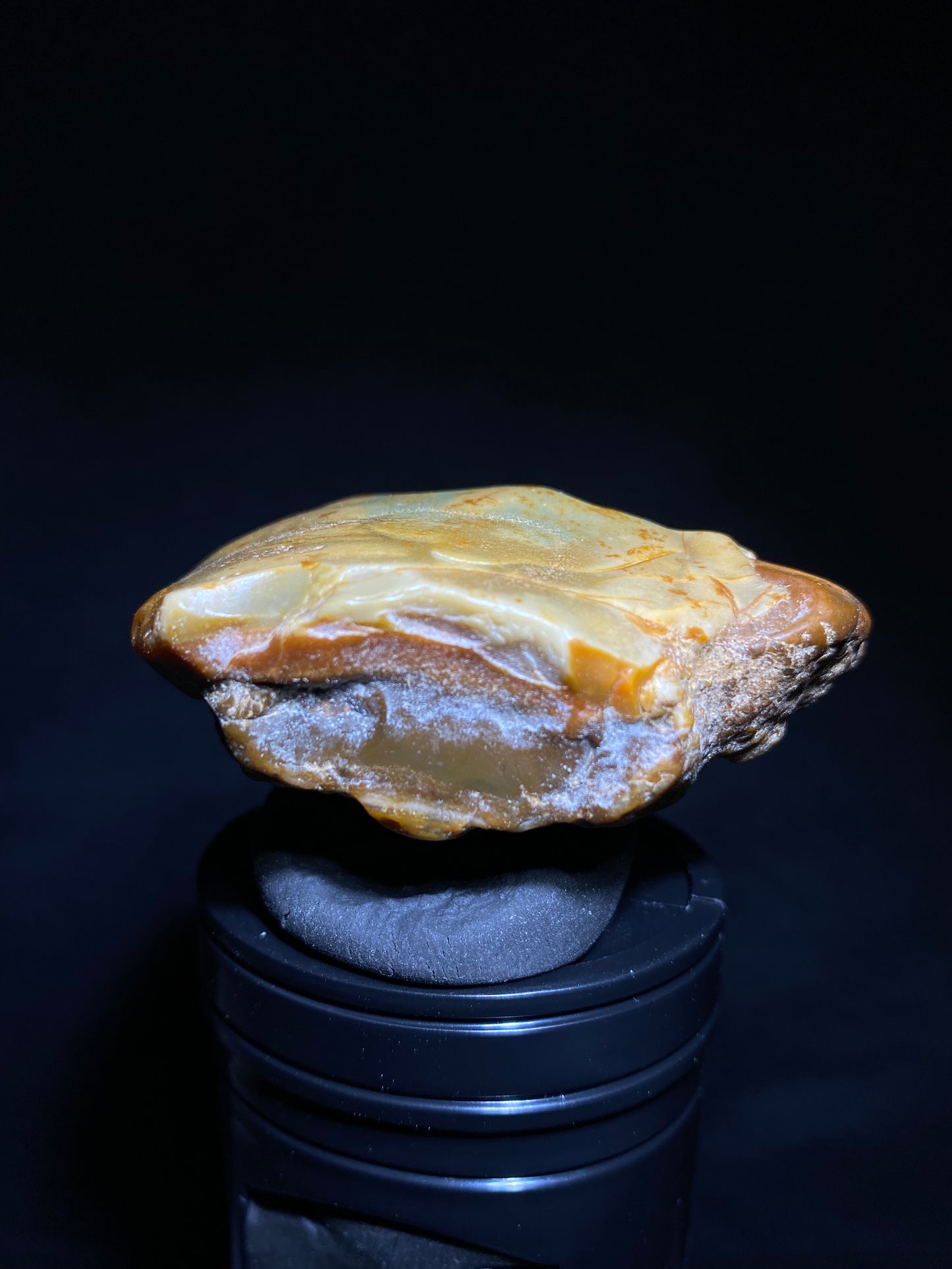 Desert Gobi Agate rough nature stone.