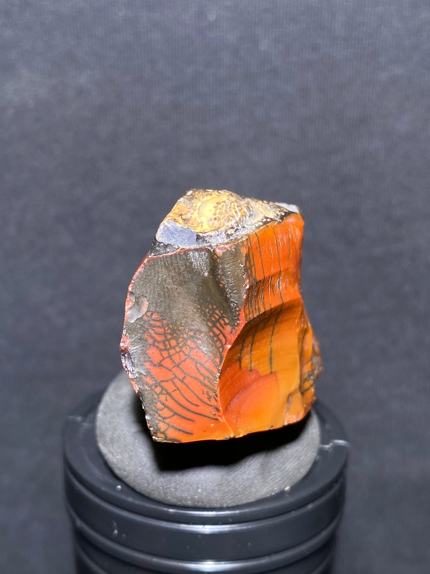 (1033)Alxa Gobi Desert vein stone, red stone with black veins, rough stone from Mongolia.