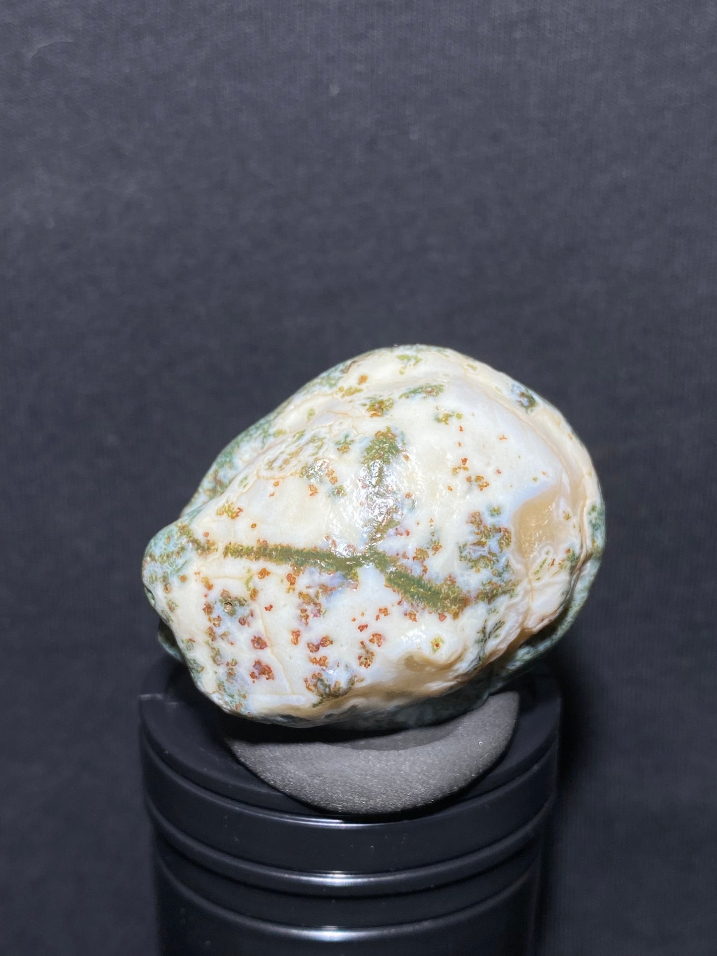 (1037)Alxa Desert Gobi moss Agate, rough nature stone, Natural Color Raw Stone from Inner Mongolia.