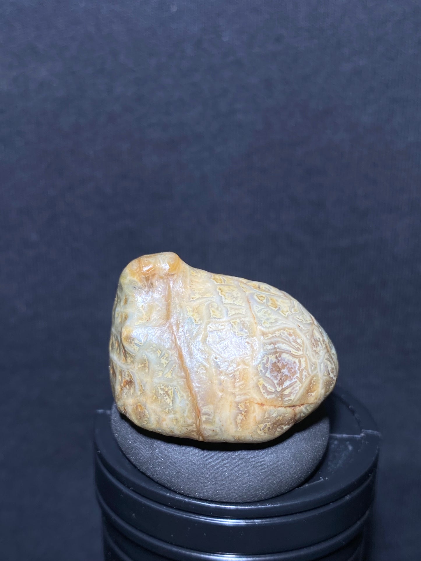 (1038)Alxa Desert Gobi vein Agate rough nature stone, Natural Color Raw Stone from Inner Mongolia.