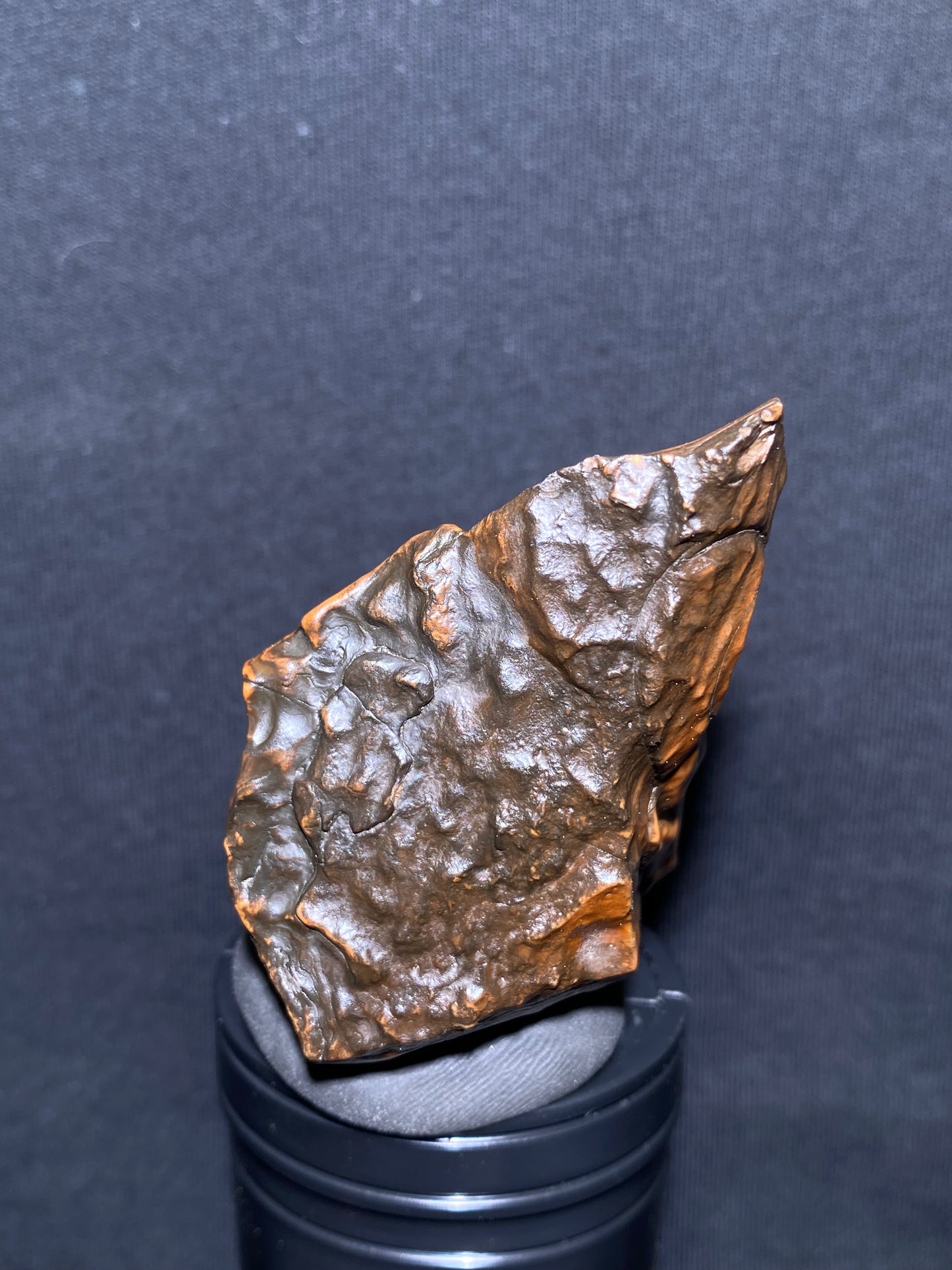 (1039)Alxa Gobi Desert Varnish Stone – Natural rough Stone, Rare Inner Mongolian Collectible Polished by Nature