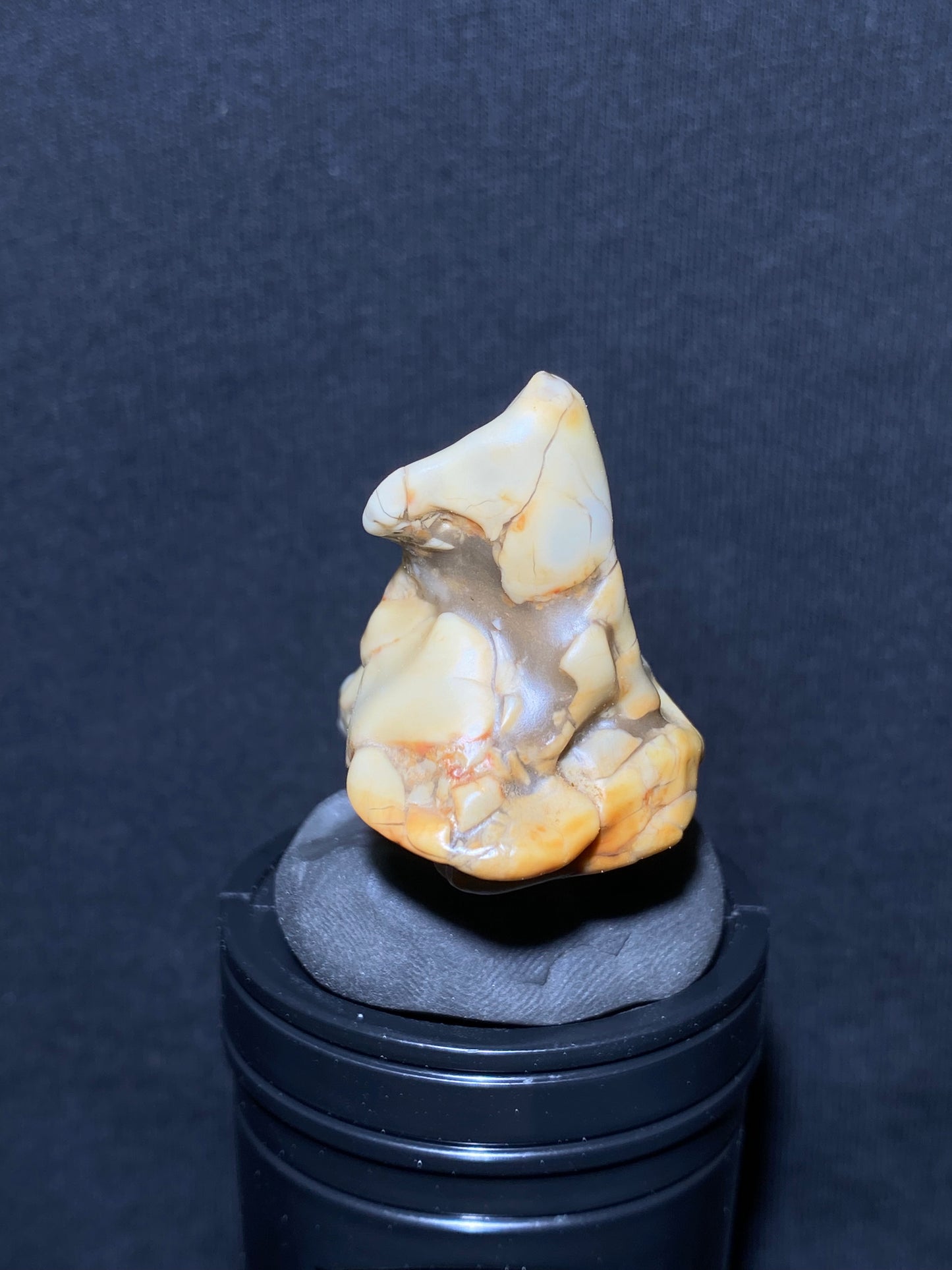 (1042)Alxa Desert Gobi Agate, rough nature stone,Natural Color Raw Stone from Inner Mongolia.