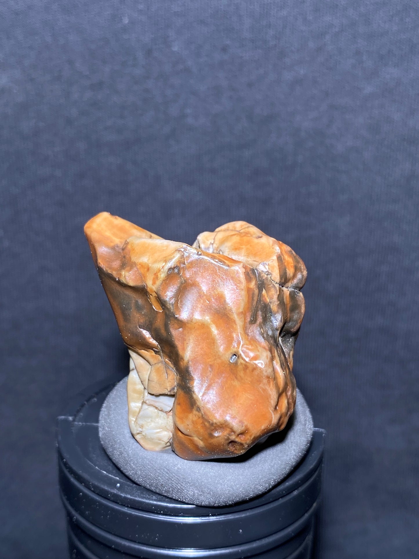 (1044)Alxa Desert Gobi varnish Agate, rough nature stone,Natural Color Raw Stone from Inner Mongolia.Collectible Polished by Nature.