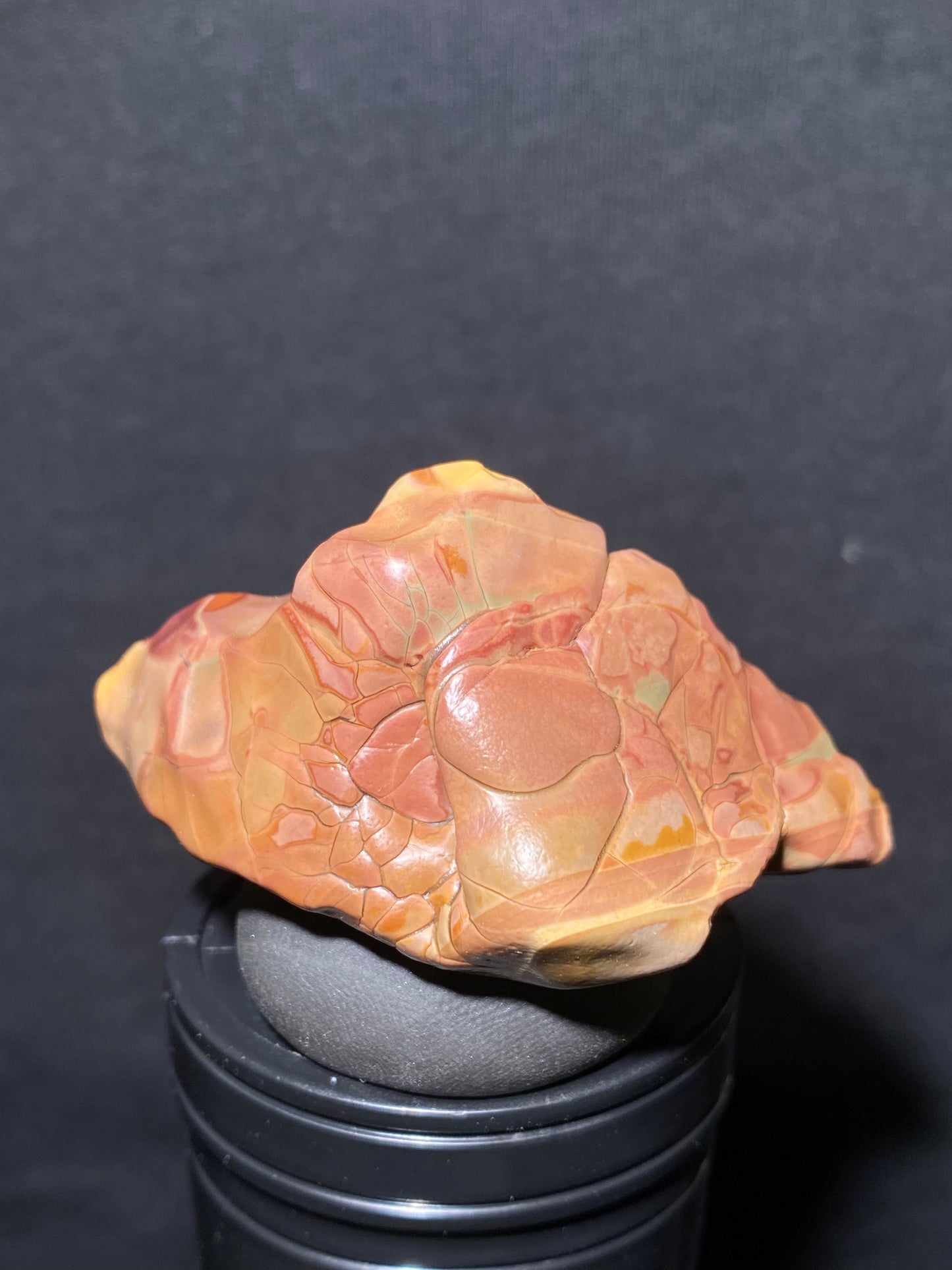 (1046)Alxa Desert Gobi varnish Agate, rough nature stone,Natural Color Raw Stone from Inner Mongolia.Collectible Polished by Nature.