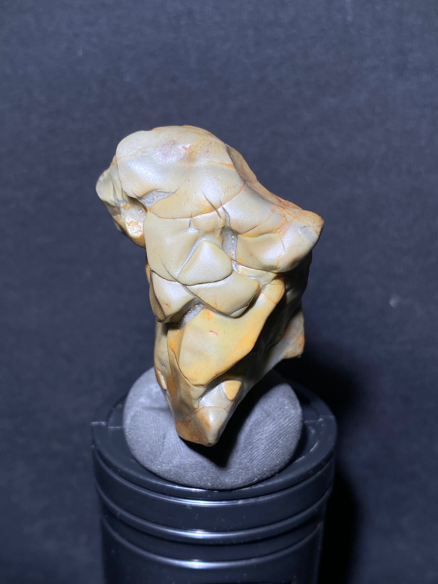 (1047)Alxa Desert Gobi varnish Agate, rough nature stone,Natural Color Raw Stone from Inner Mongolia.Collectible Polished by Nature.