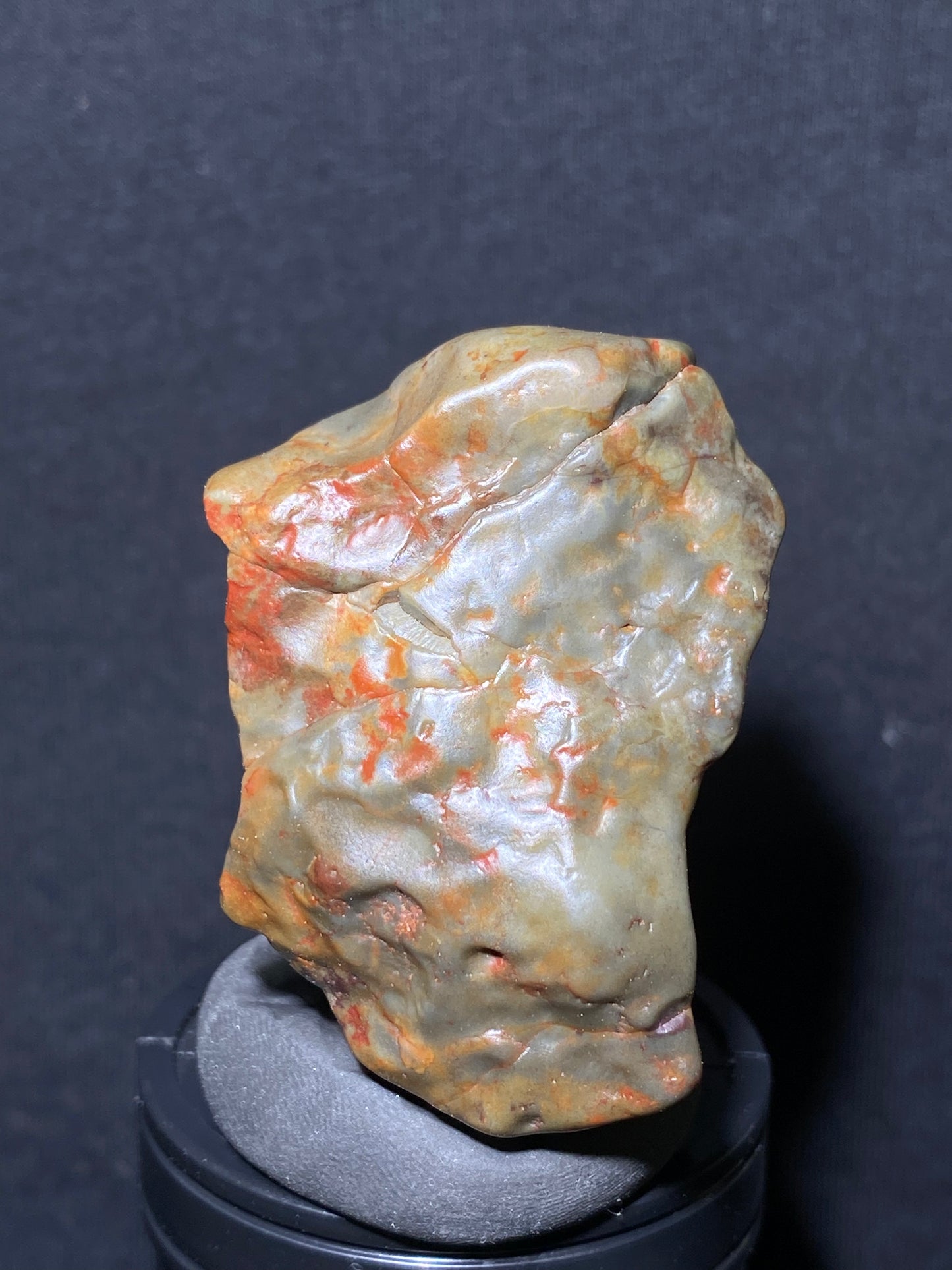 (1047)Alxa Desert Gobi varnish Agate, rough nature stone,Natural Color Raw Stone from Inner Mongolia.Collectible Polished by Nature.