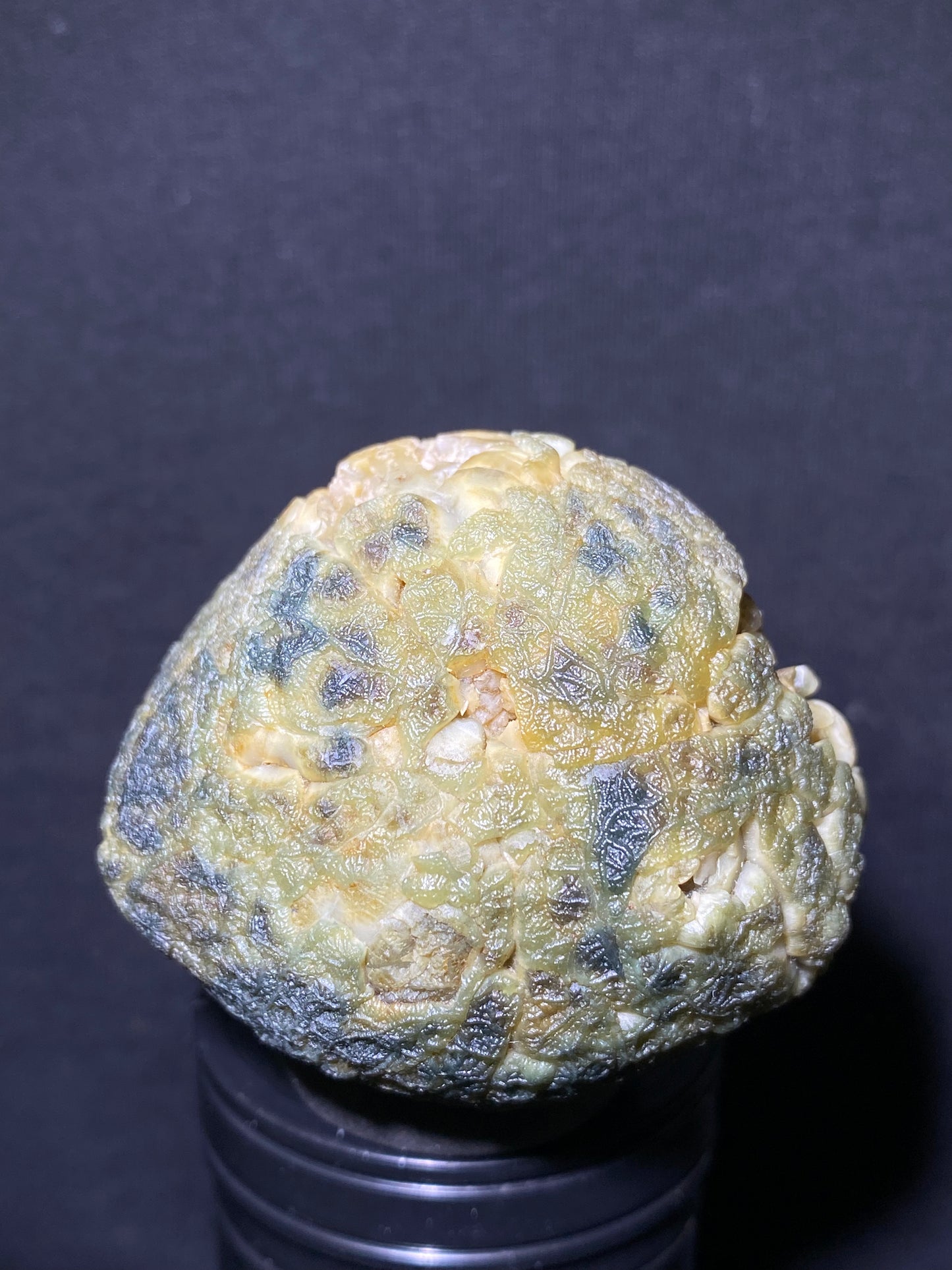 (1050)Alxa Desert Gobi vein Agate, Ringing Stone, rough nature stone,Natural Color Raw Stone from Inner Mongolia.Collectible Polished by Nature.