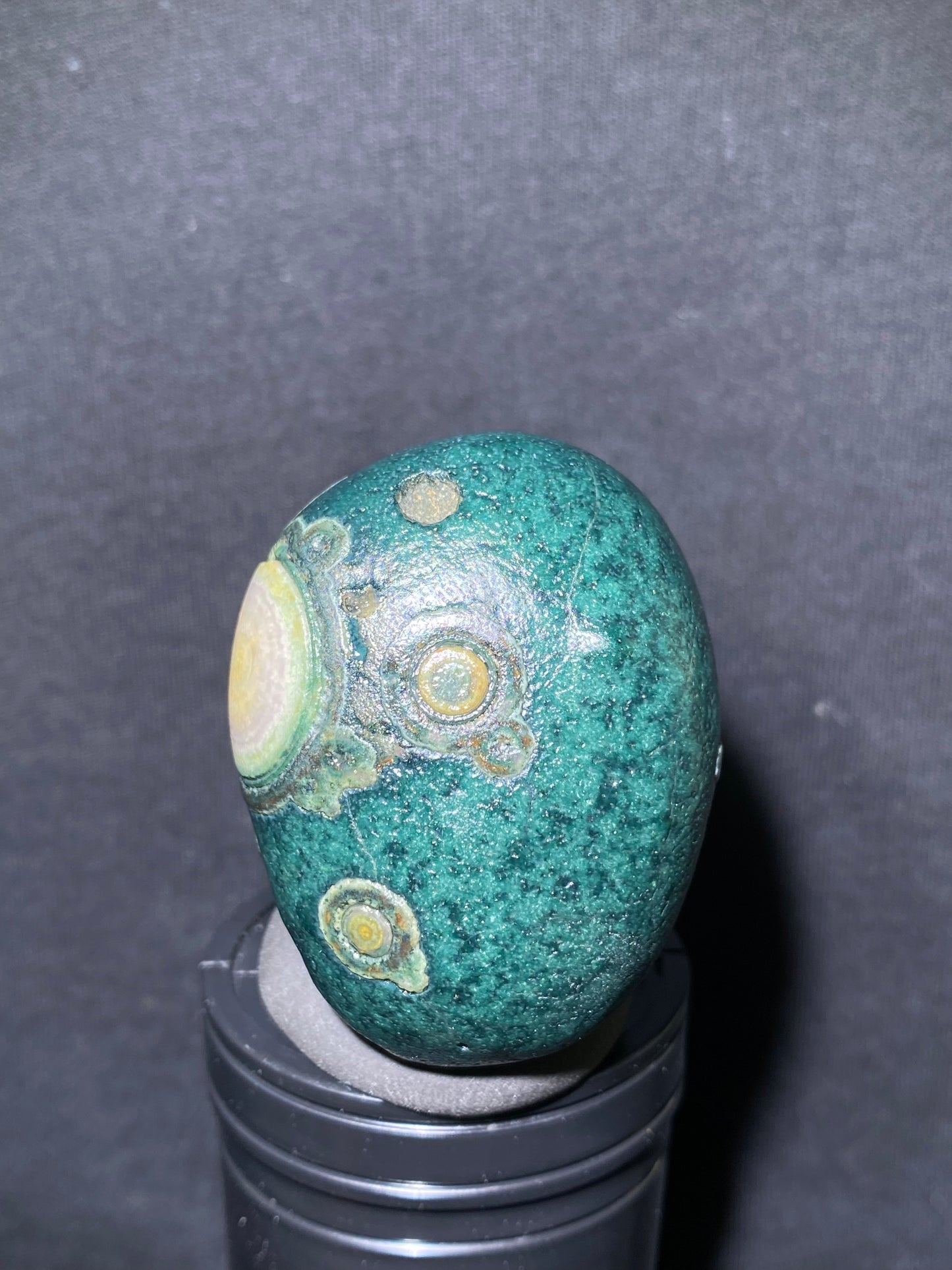 (1051)Alxa Desert Gobi eye Agate, rough nature stone, Natural Green Color Raw Stone from Inner Mongolia.Collectible Polished by Nature.