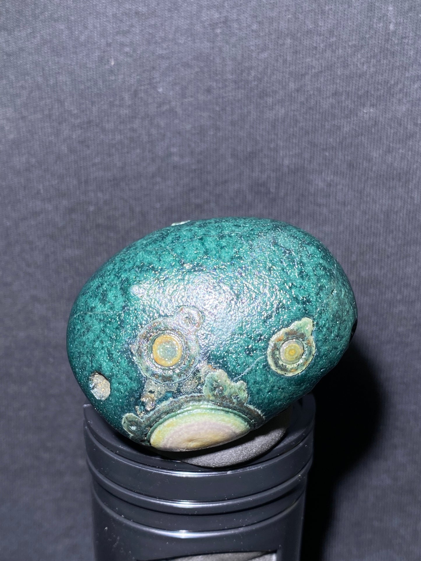 (1051)Alxa Desert Gobi eye Agate, rough nature stone, Natural Green Color Raw Stone from Inner Mongolia.Collectible Polished by Nature.