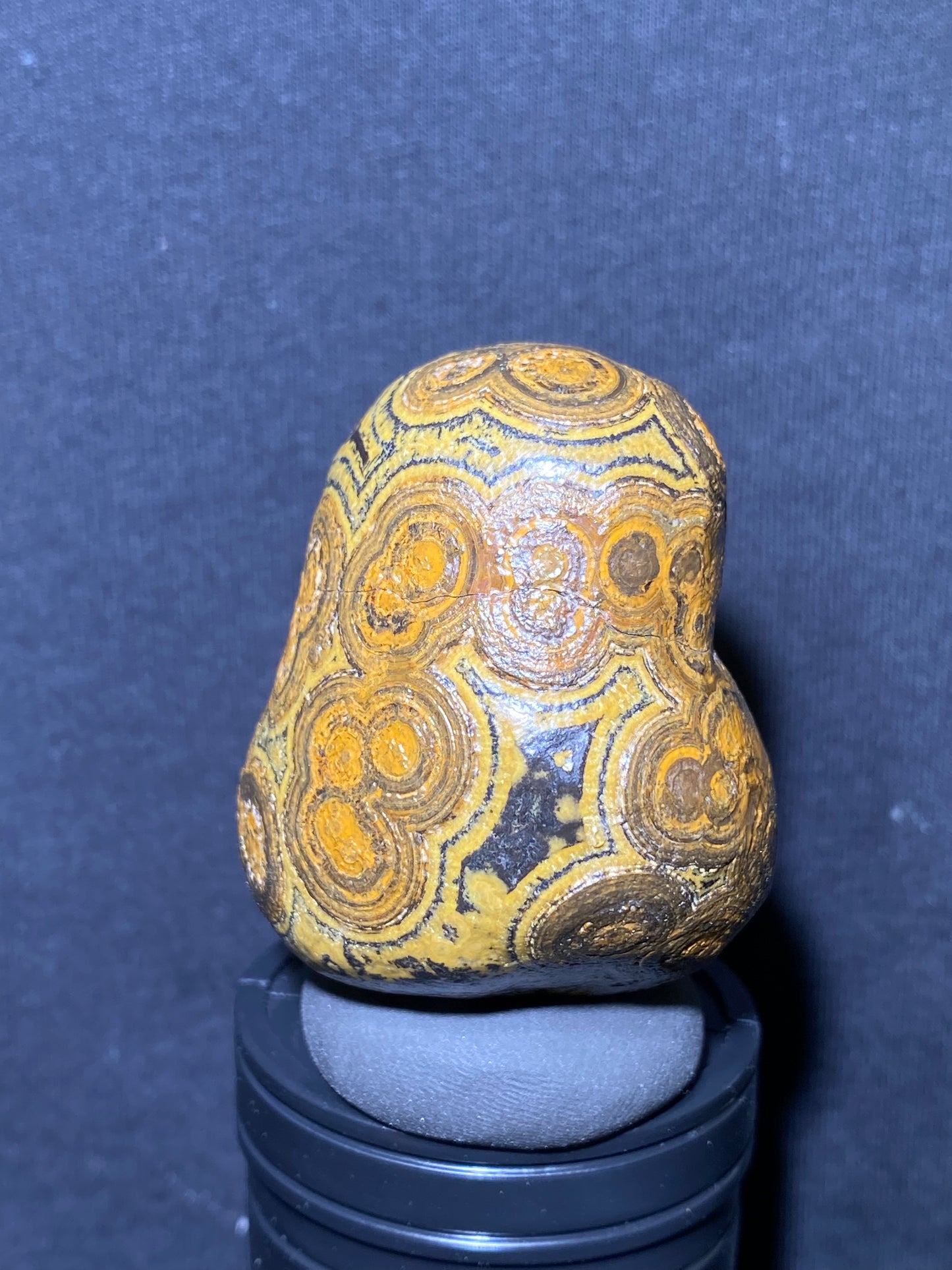 (1053)Alxa Desert Gobi eye Agate, polished nature stone,Natural Color Raw Stone from Inner Mongolia.Collectible Polished by Nature.