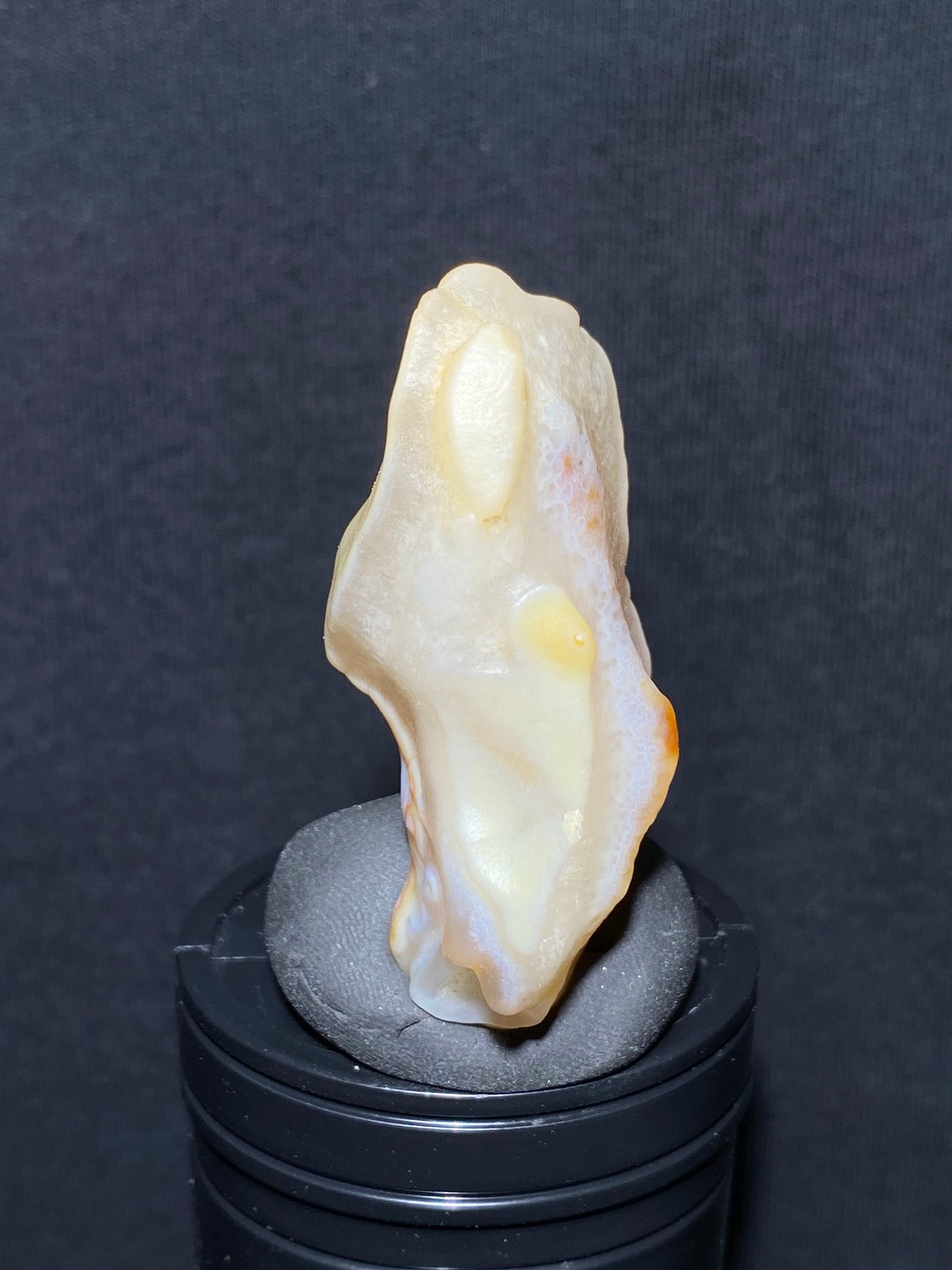 (1055)Alxa Desert Gobi Agate, rough unique nature stone,Natural Color Raw Stone from Inner Mongolia.