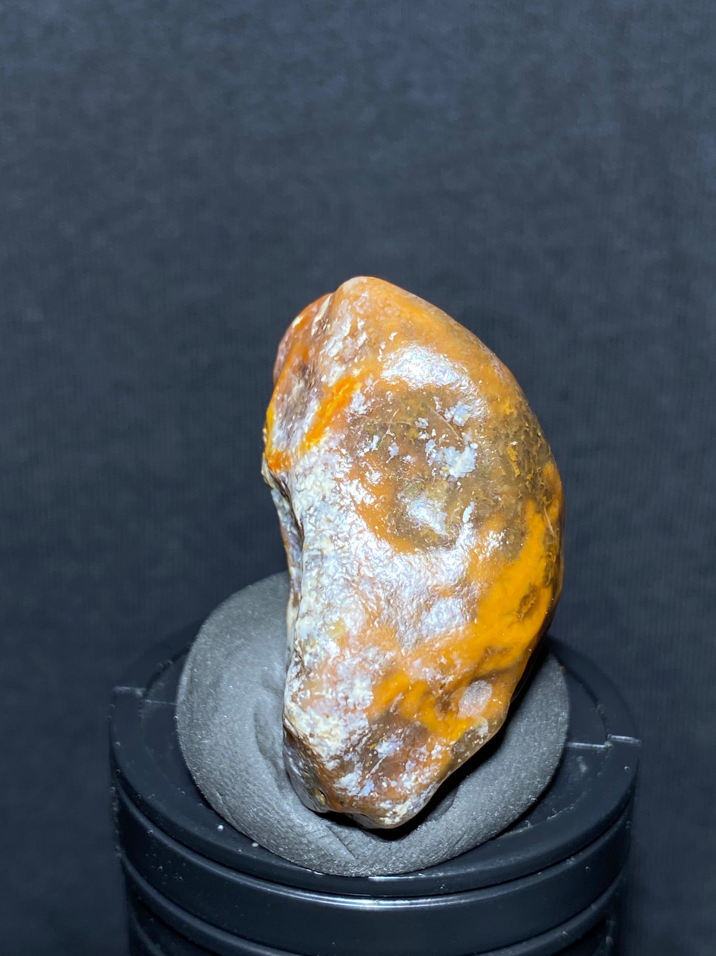 (1058)Alxa Desert Gobi veiin Agate pendent, rough nature stone,Natural Color Raw Stone from Inner Mongolia.