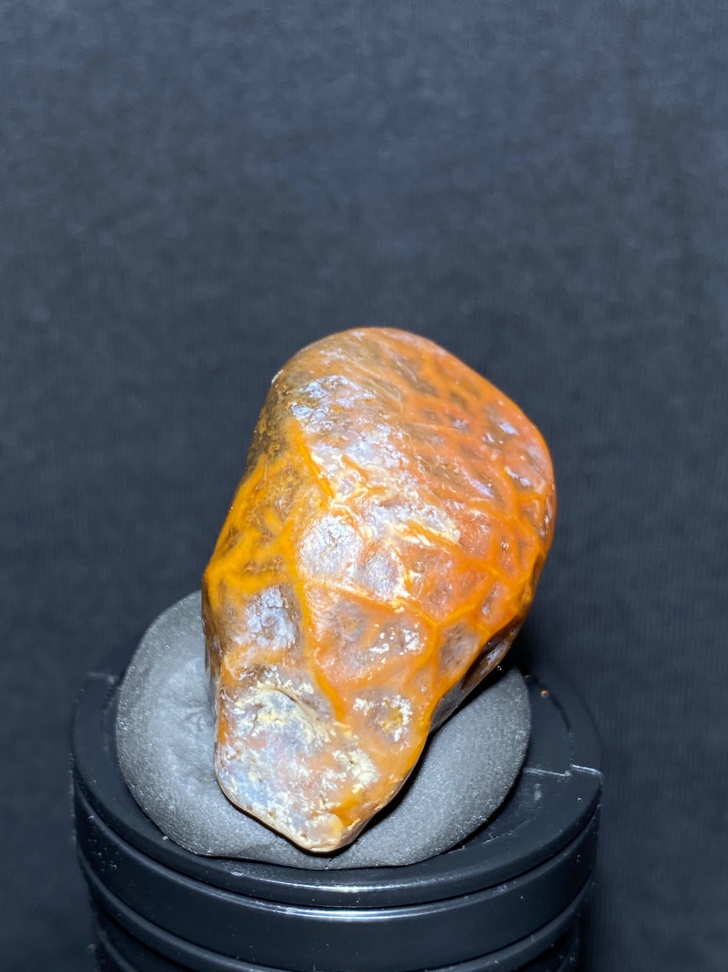 (1058)Alxa Desert Gobi veiin Agate pendent, rough nature stone,Natural Color Raw Stone from Inner Mongolia.