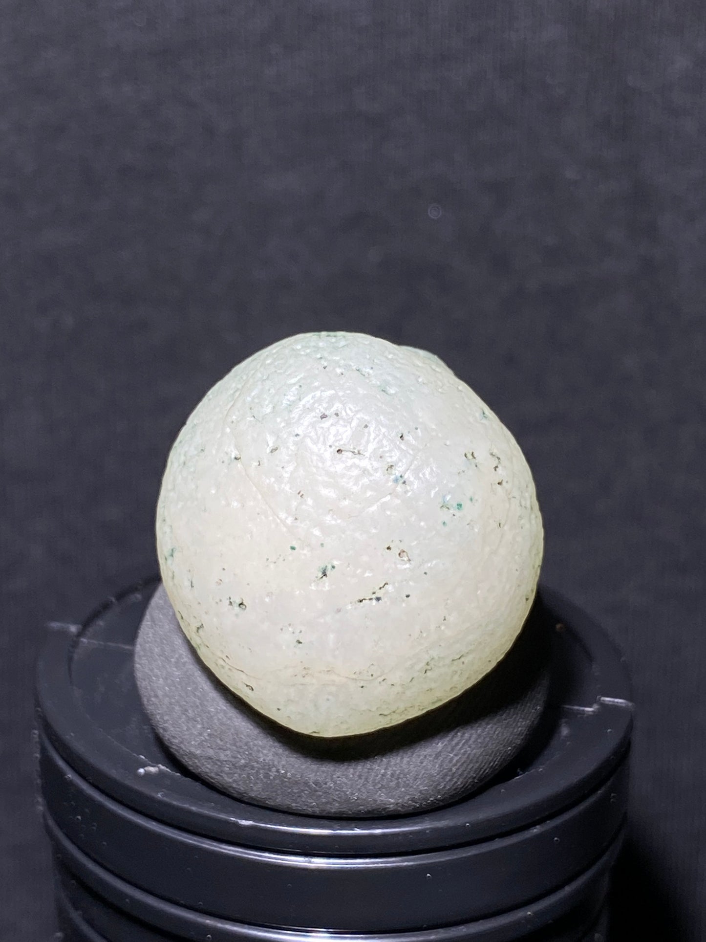 (1061)Alxa Desert Gobi candy Agate, rough nature stone,Natural Color Raw Stone from Inner Mongolia.