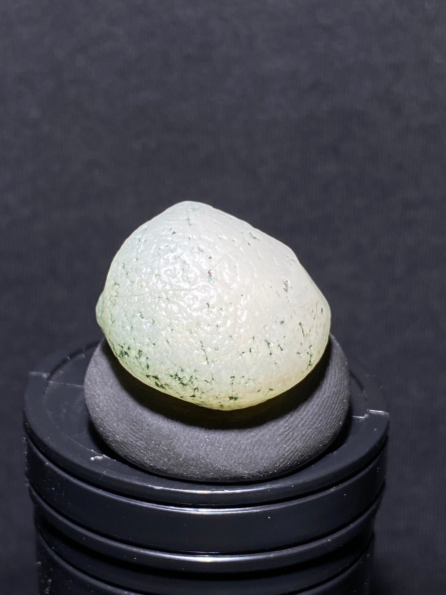 (1061)Alxa Desert Gobi candy Agate, rough nature stone,Natural Color Raw Stone from Inner Mongolia.