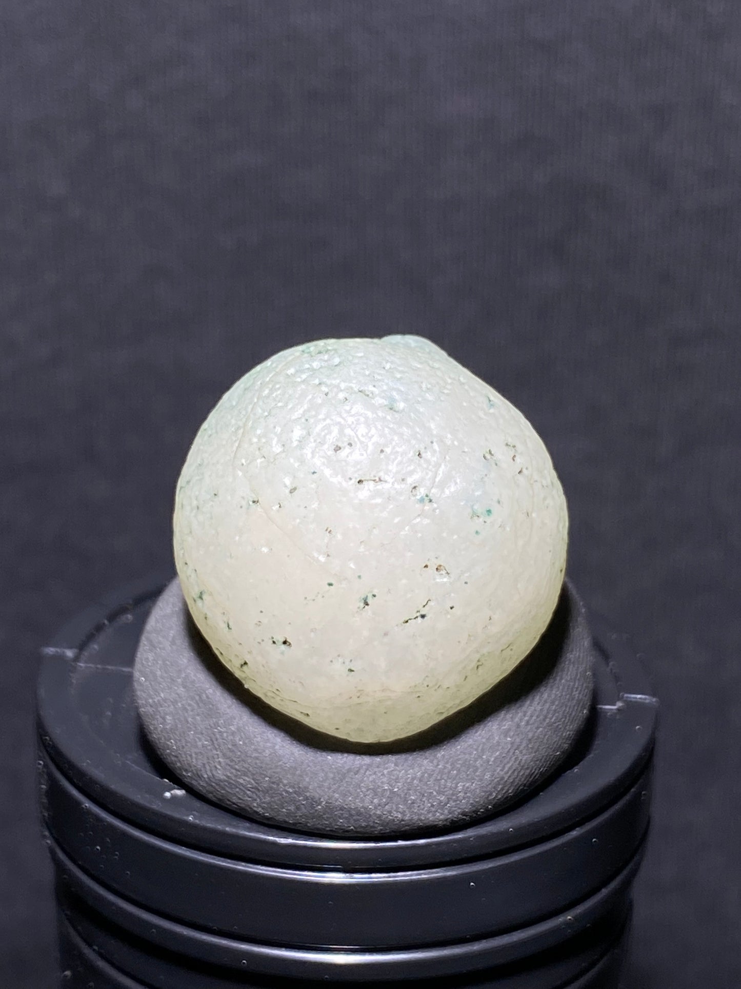 (1061)Alxa Desert Gobi candy Agate, rough nature stone,Natural Color Raw Stone from Inner Mongolia.