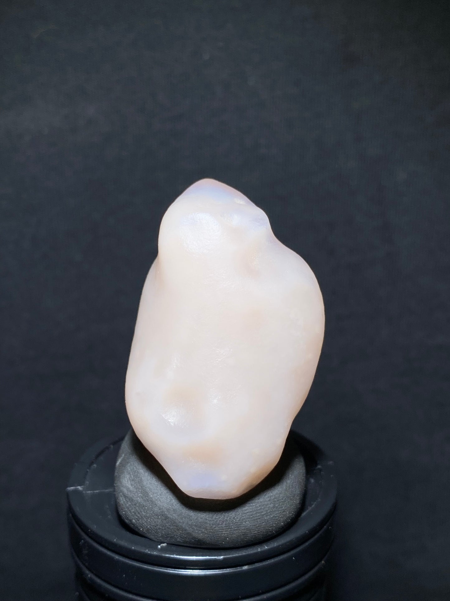 (1062)Alxa Desert Gobi candy Agate, rough nature stone,Natural Color Raw Stone from Inner Mongolia.