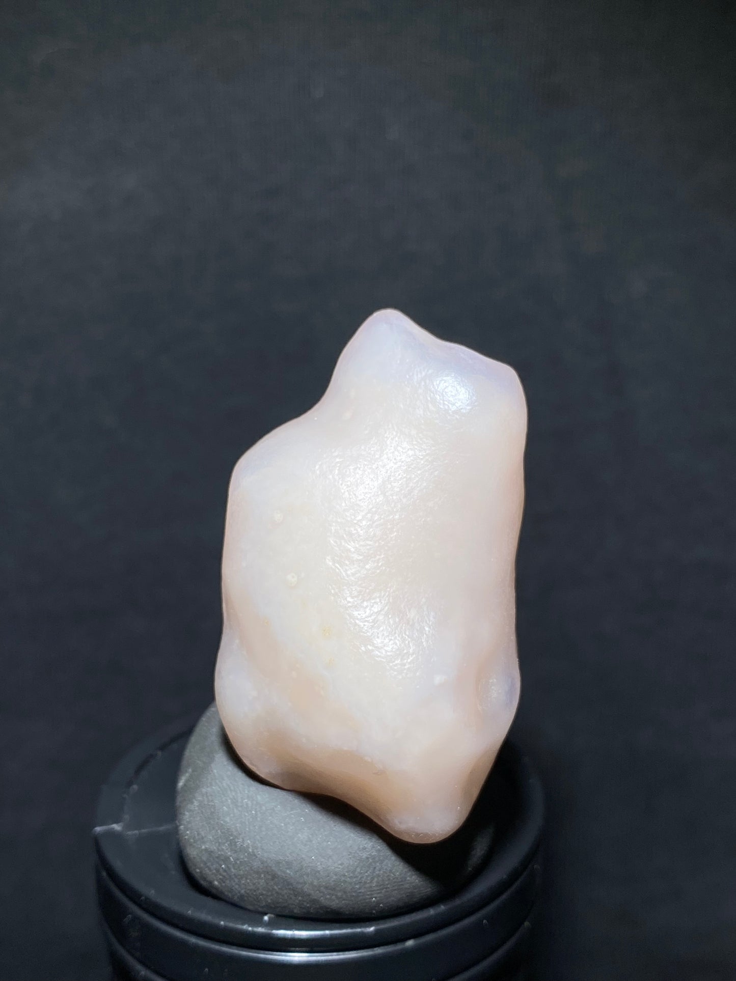 (1062)Alxa Desert Gobi candy Agate, rough nature stone,Natural Color Raw Stone from Inner Mongolia.