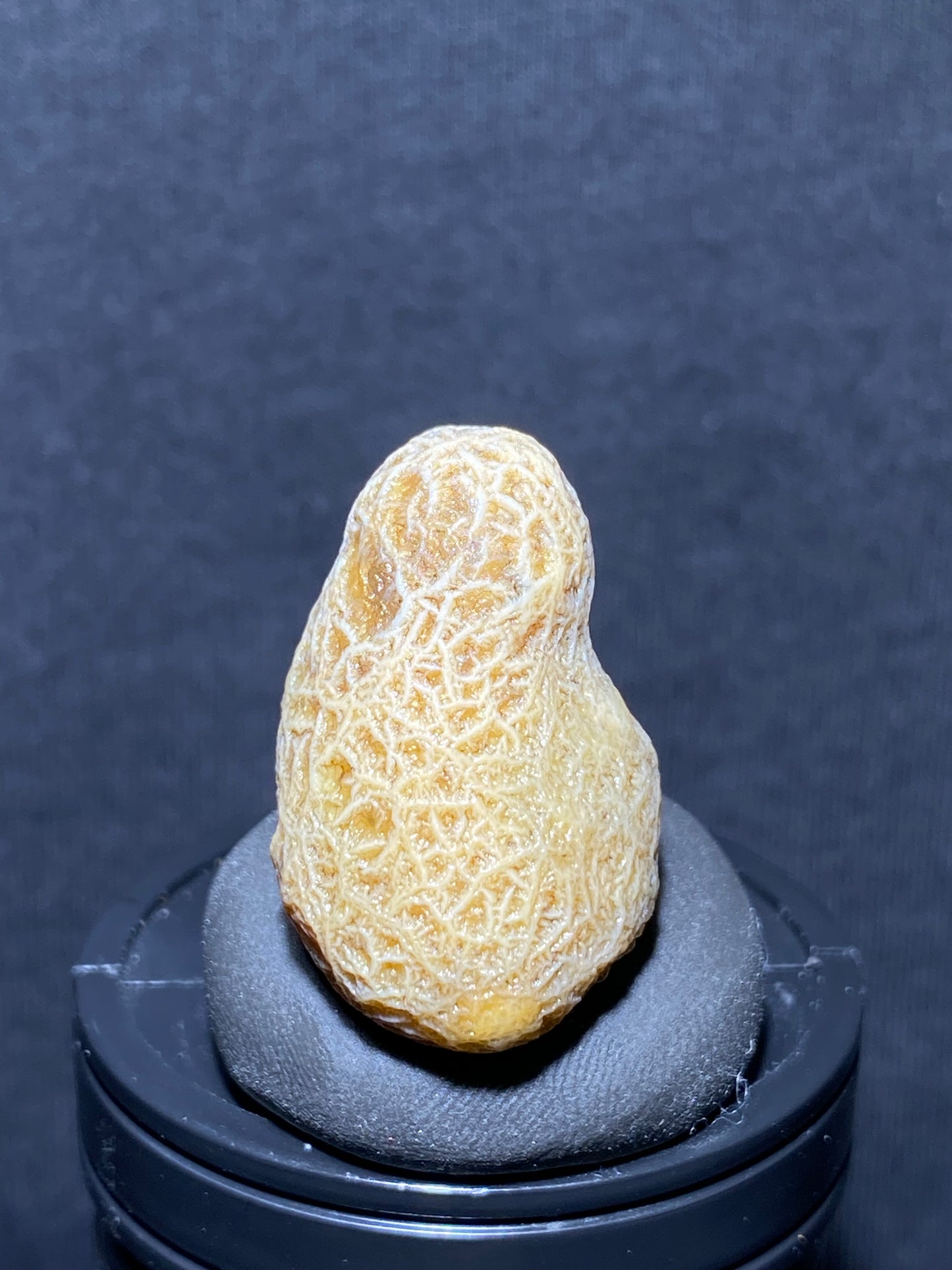 (1065)Alxa Desert Gobi vein Agate, rough nature stone,Natural Color Raw Stone from Inner Mongolia.