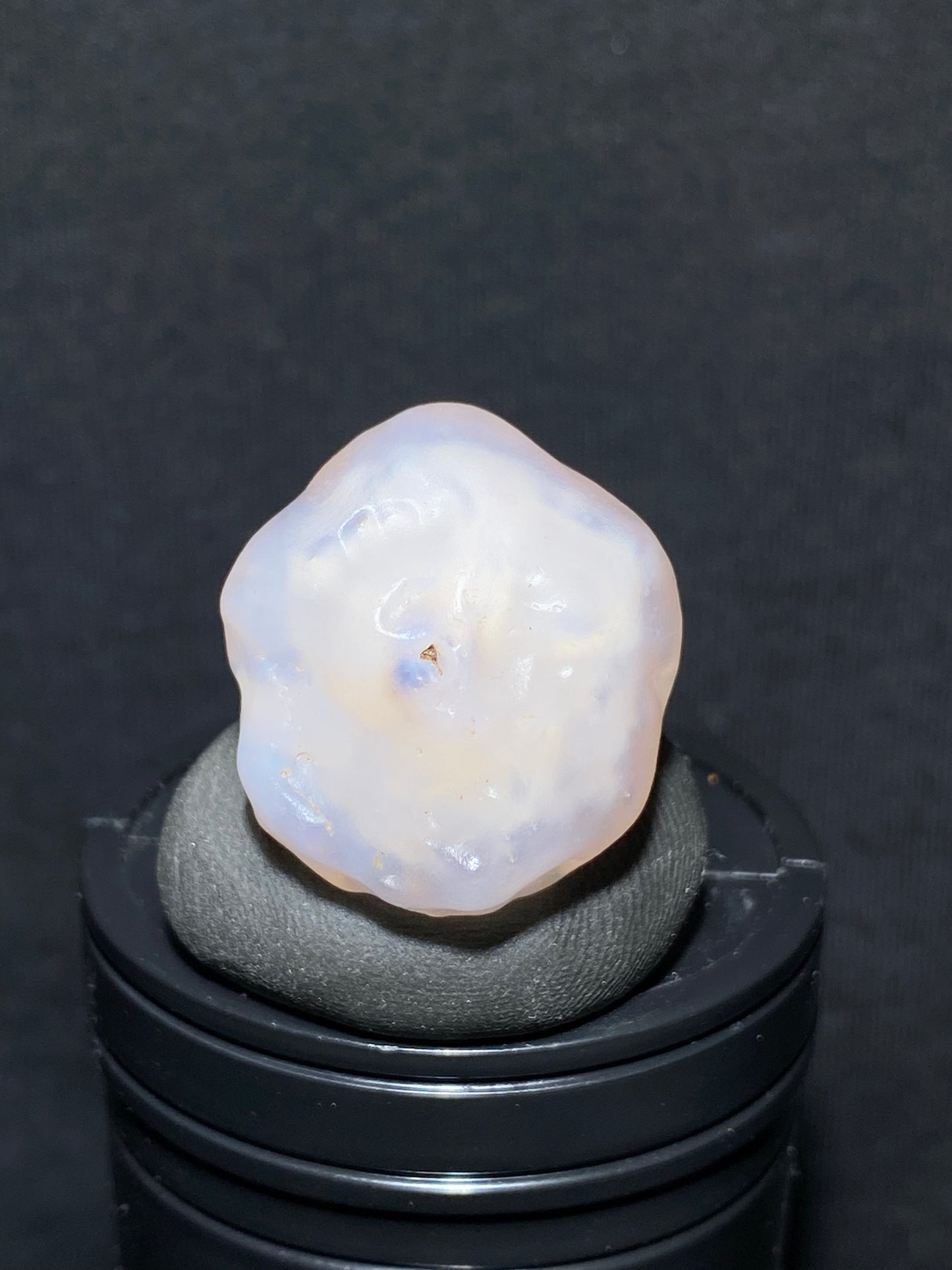 (1067)Alxa Desert Gobi candy Agate, rough nature stone,Natural Color Raw Stone from Inner Mongolia.