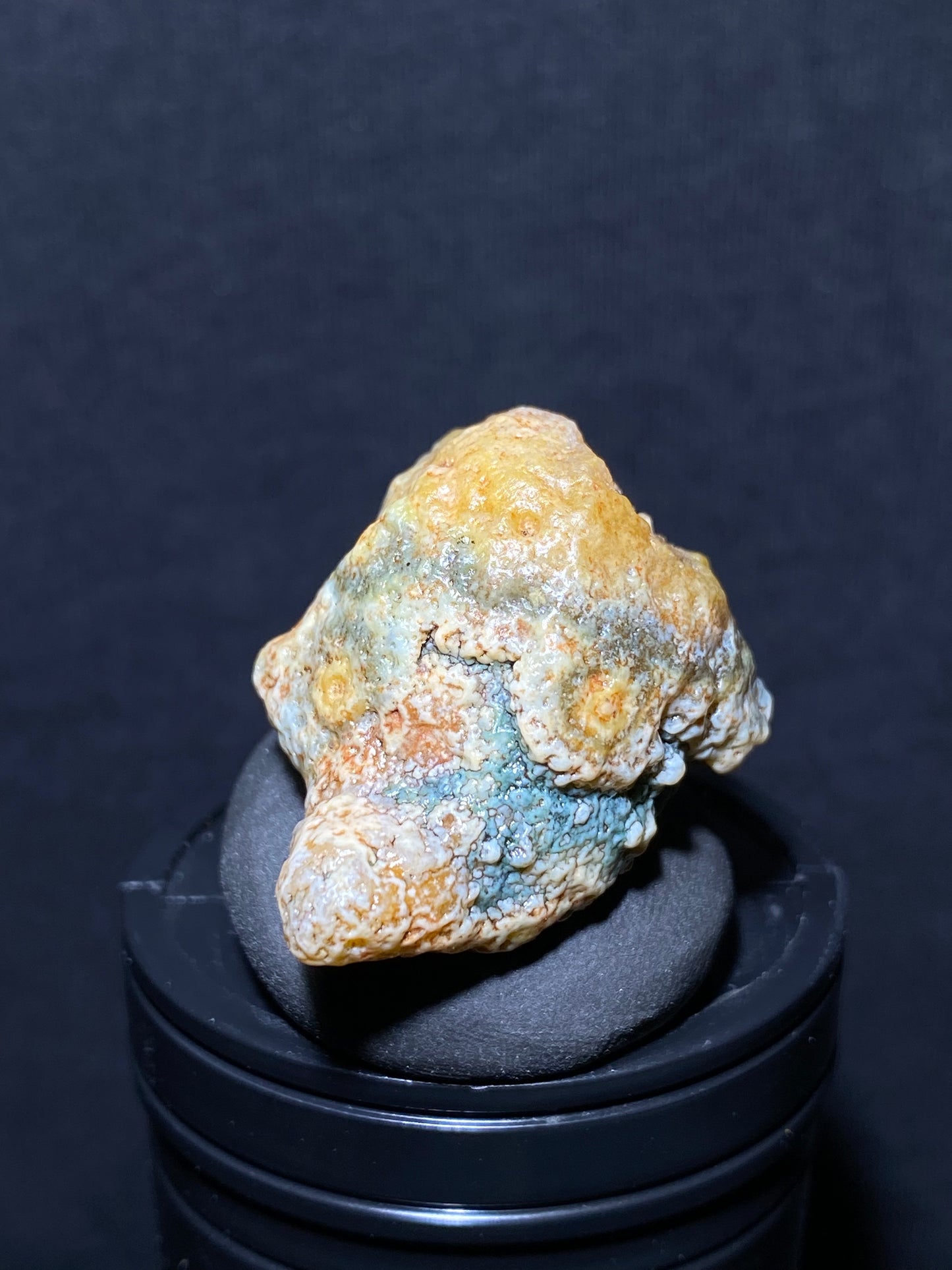 (1074)Alxa Desert Gobi Agate, rough nature stone,Natural Color Raw Stone from Inner Mongolia.