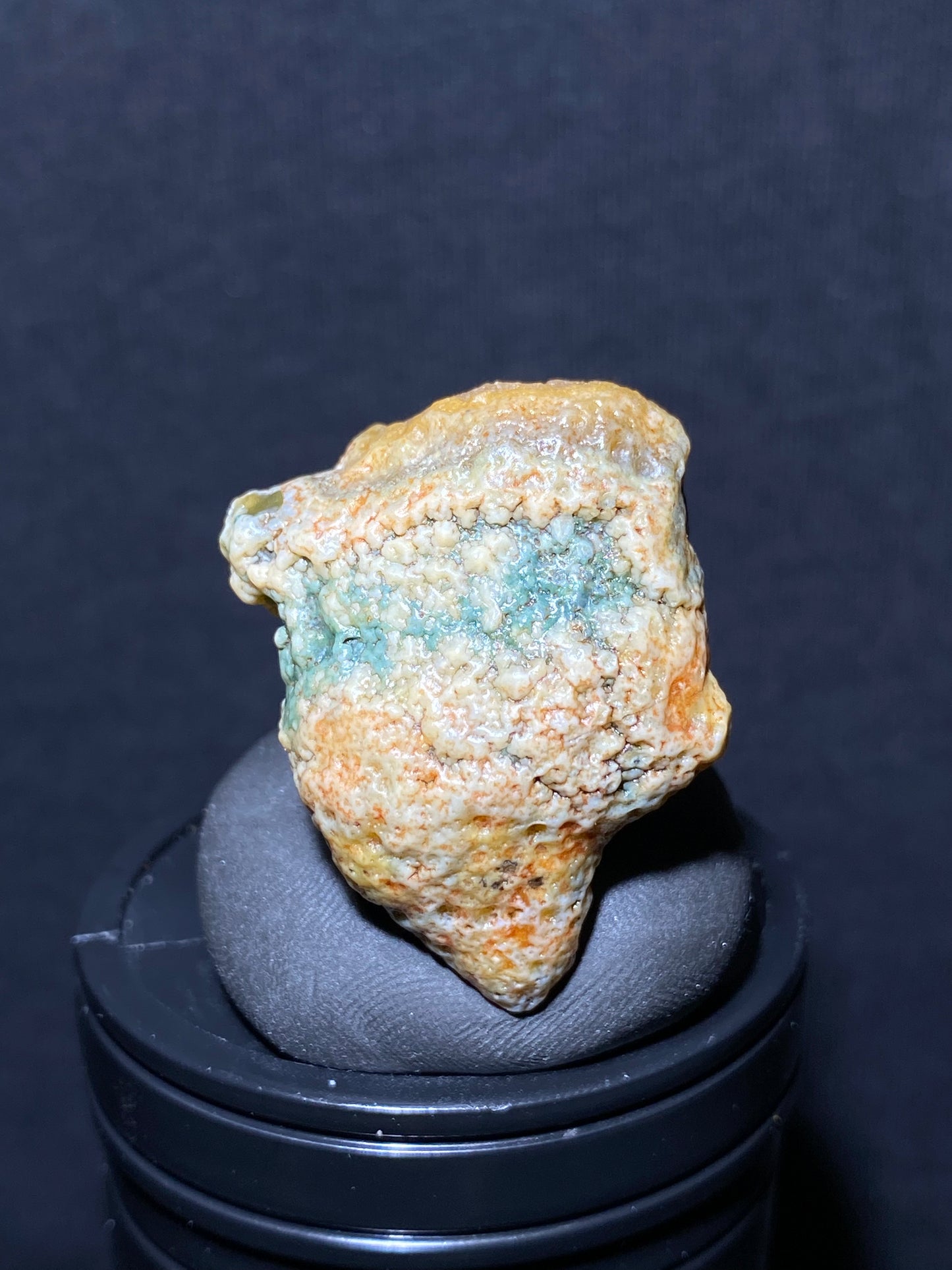 (1074)Alxa Desert Gobi Agate, rough nature stone,Natural Color Raw Stone from Inner Mongolia.