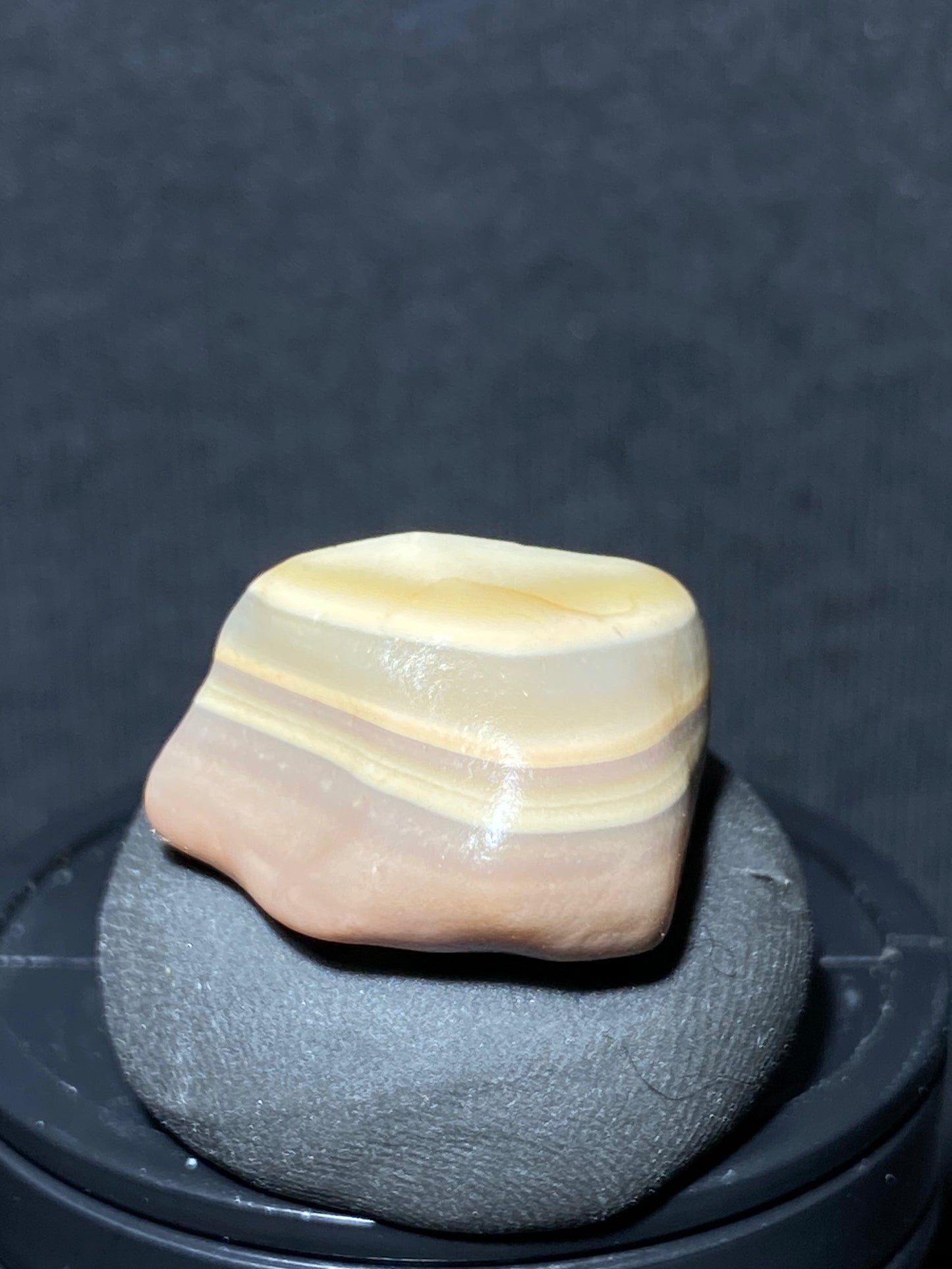 (1075)Alxa Gobi Desert Agate, rough nature stone,Natural Color Raw Stone from Inner Mongolia.