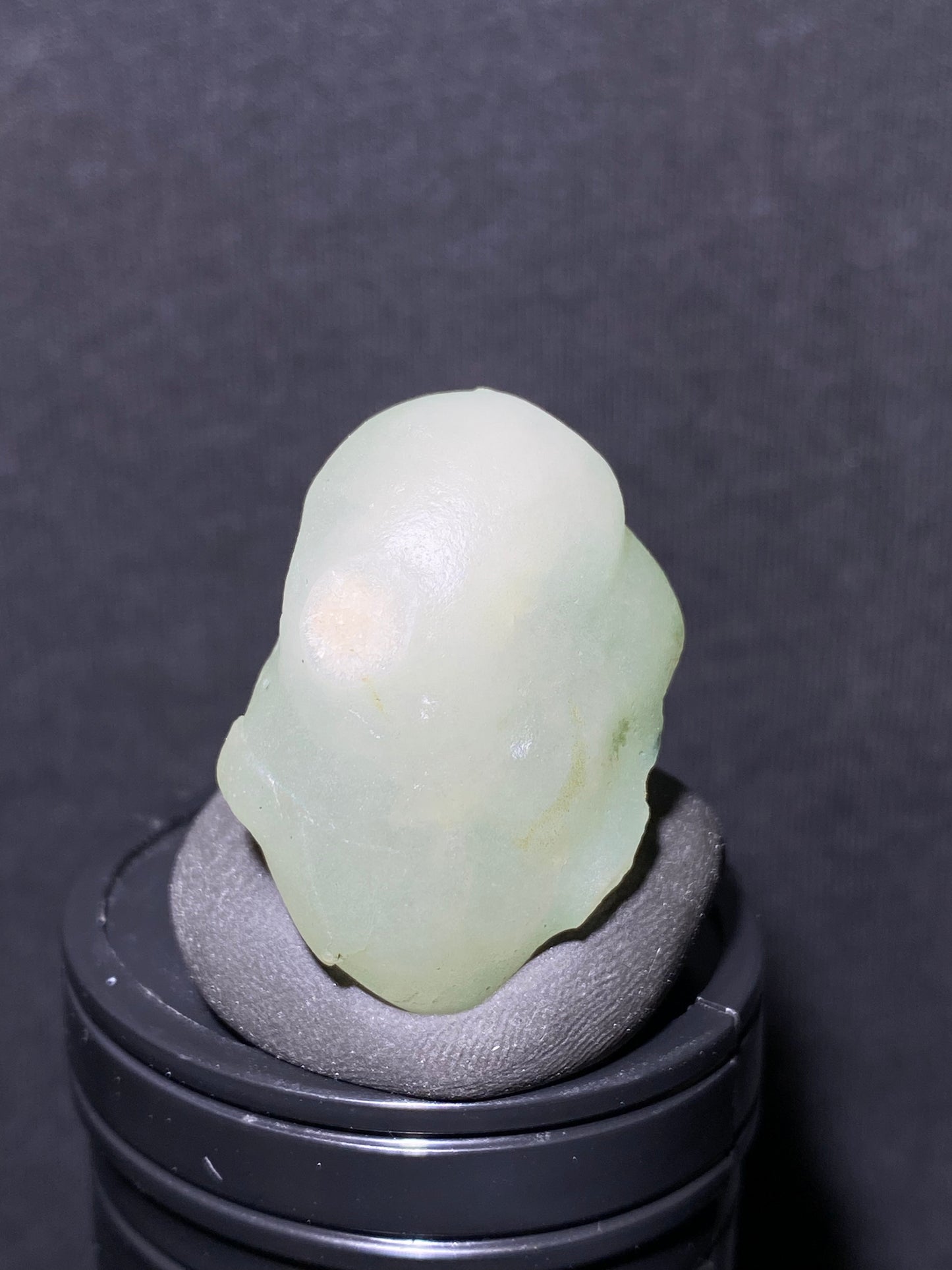 (1066)Alxa Desert Gobi candy Agate, rough nature stone,Natural Color Raw Stone from Inner Mongolia.