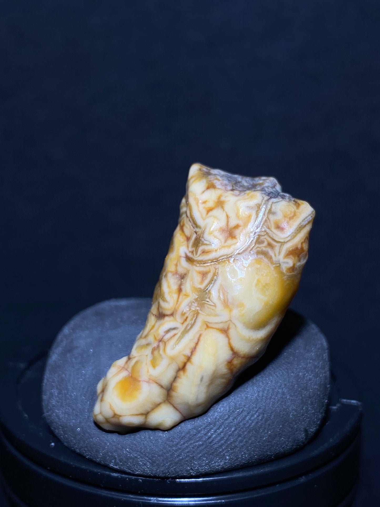 (1076)Alxa Gobi Desert vein Agate, rough nature stone,Natural Color Raw Stone from Inner Mongolia.