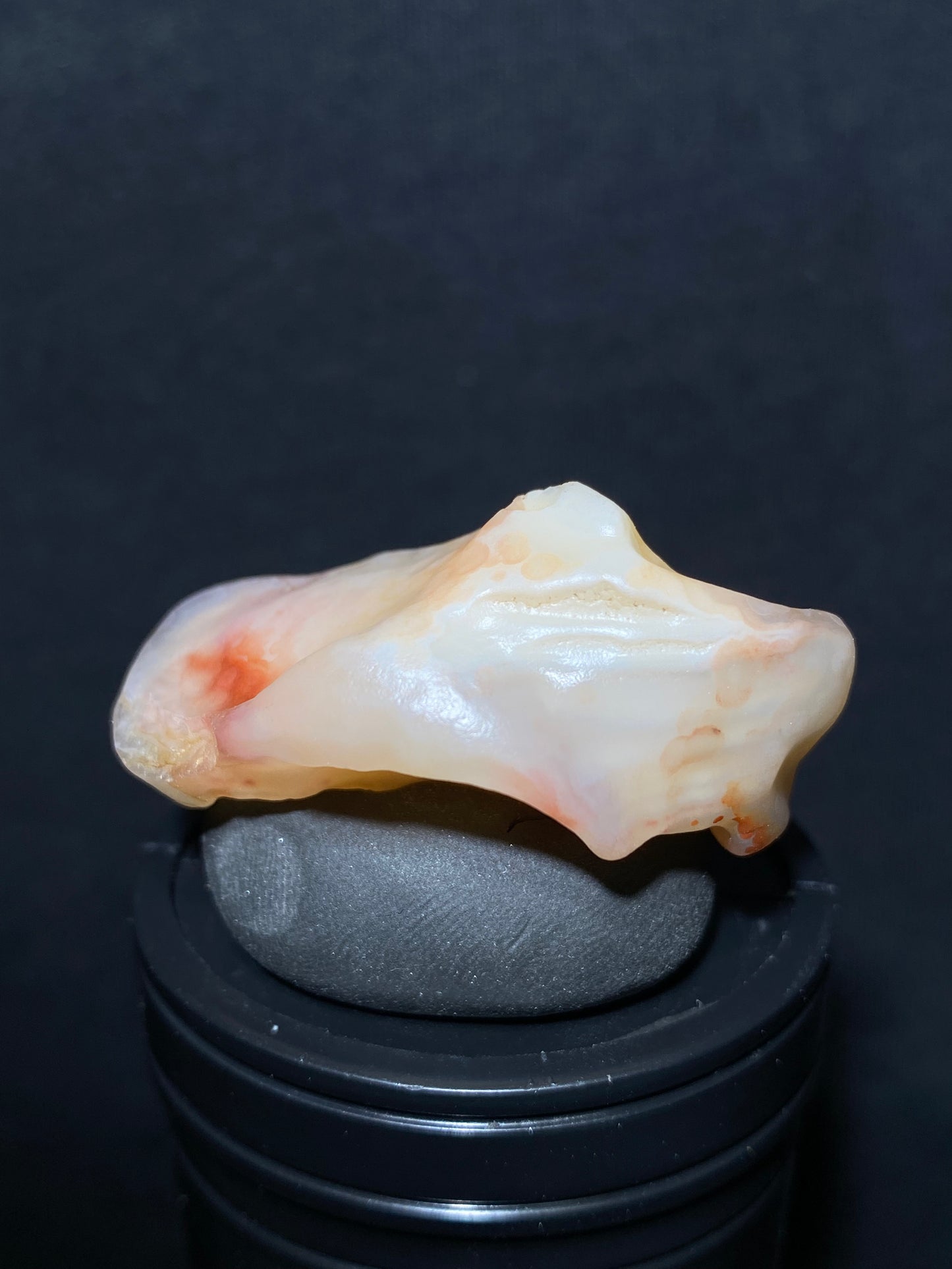 (1077)Alxa Gobi Desert candy Agate, rough nature stone,Natural Color Raw Stone from Inner Mongolia.