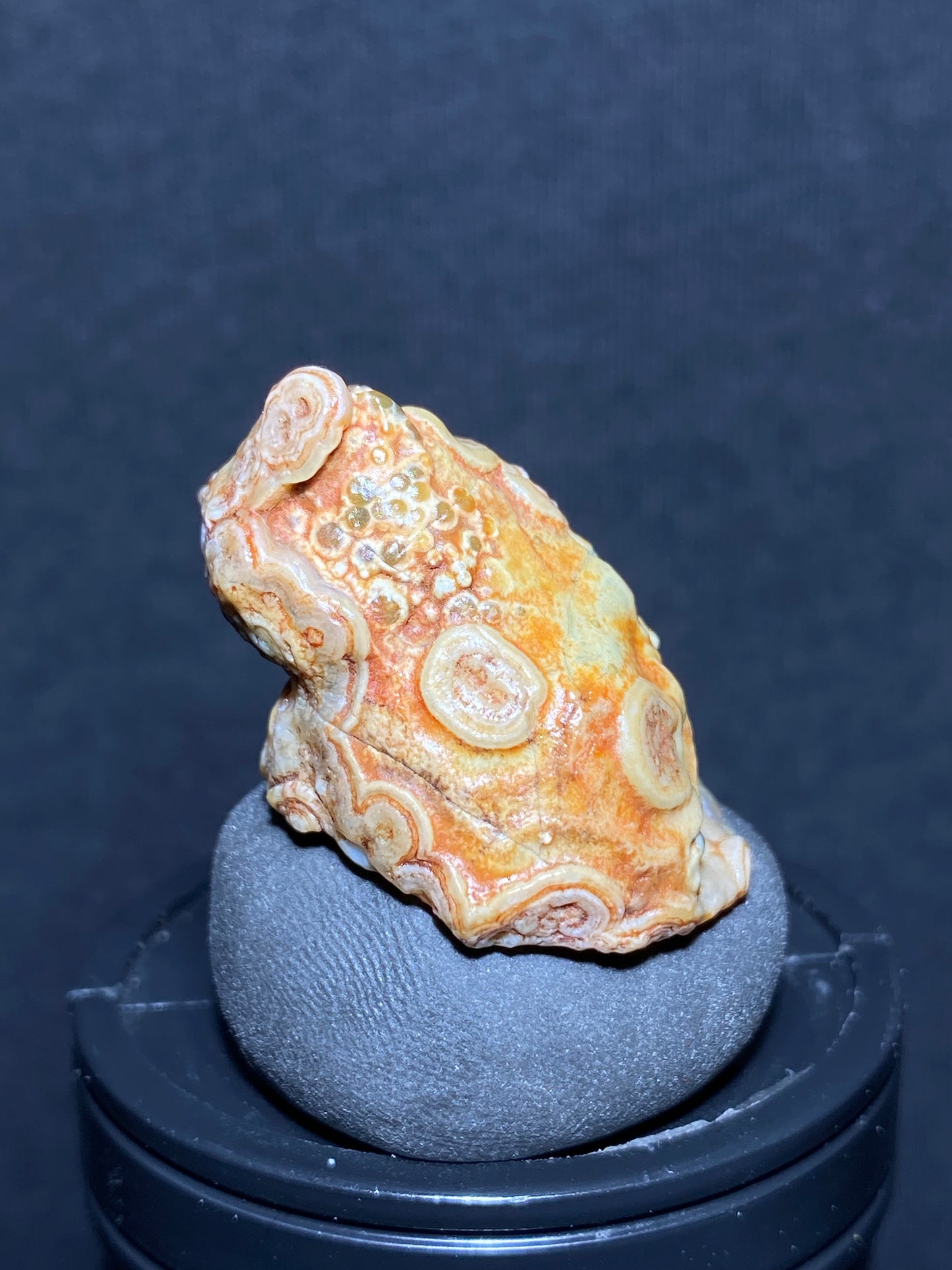 (1079)Alxa Gobi Desert red eye Agate, rough nature stone,Natural Color Raw Stone from Inner Mongolia.