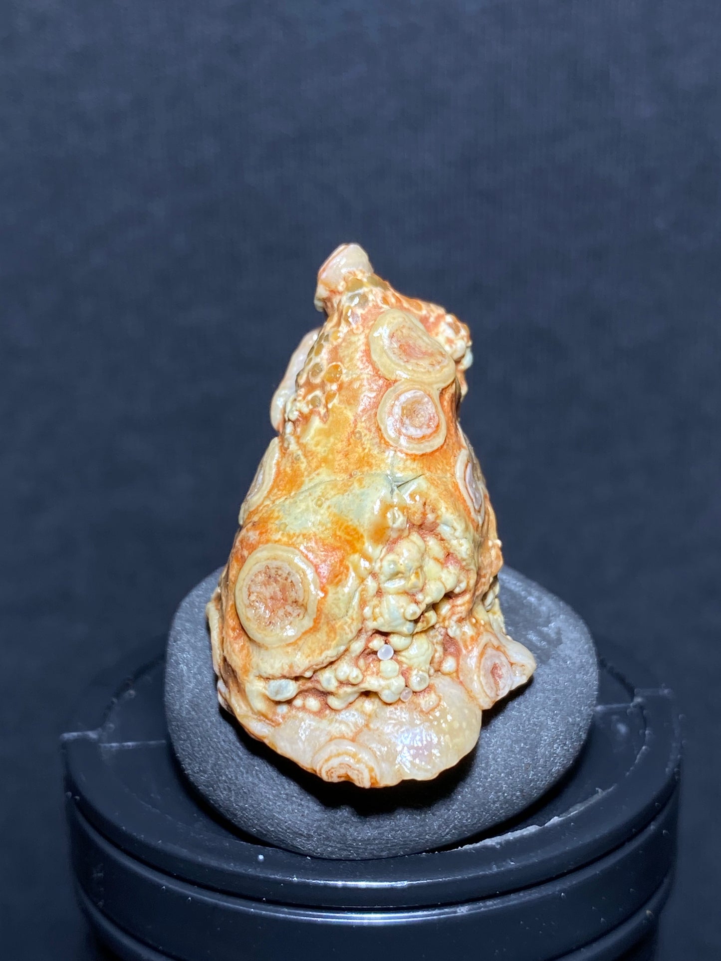 (1079)Alxa Gobi Desert red eye Agate, rough nature stone,Natural Color Raw Stone from Inner Mongolia.