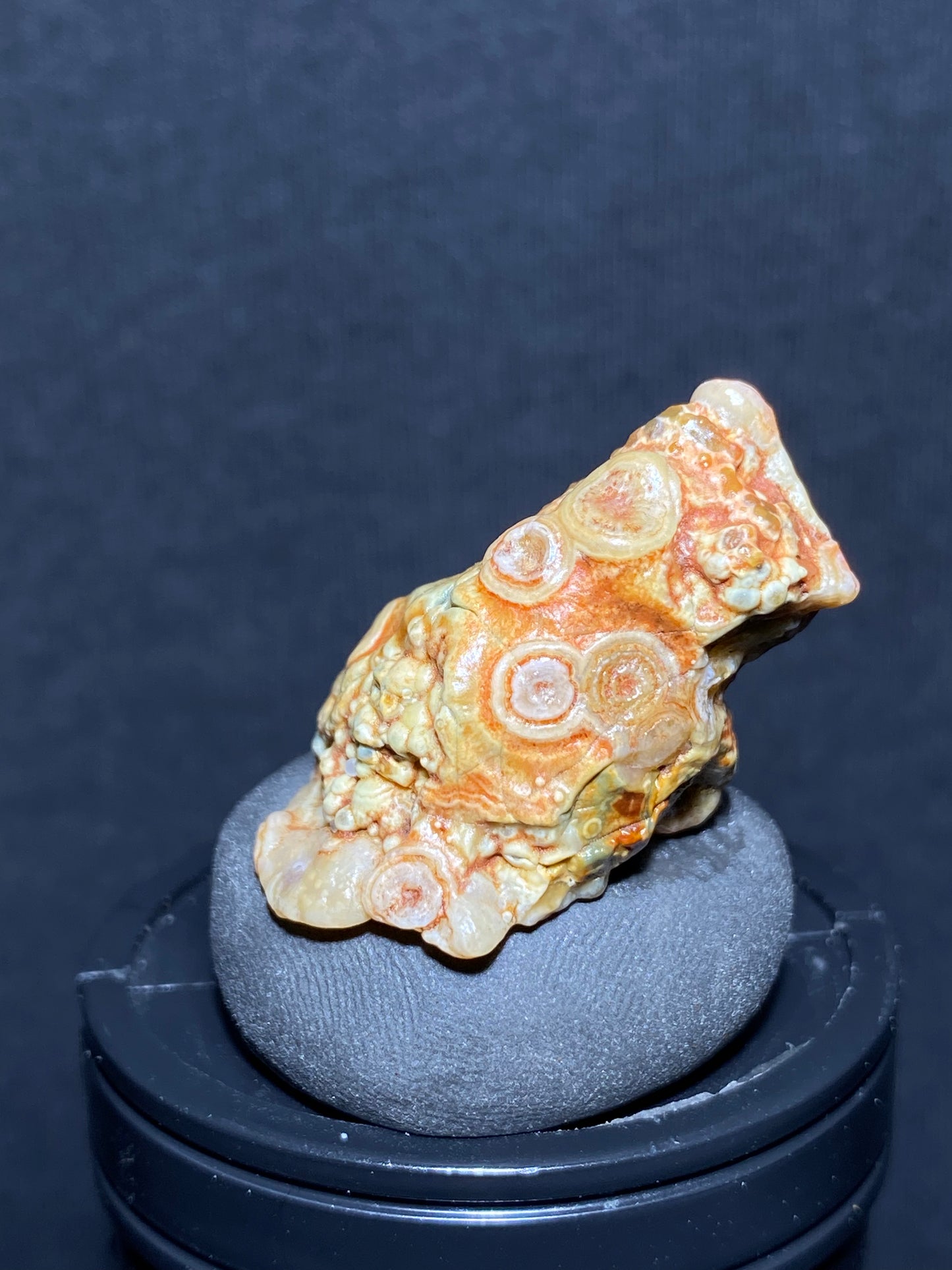 (1079)Alxa Gobi Desert red eye Agate, rough nature stone,Natural Color Raw Stone from Inner Mongolia.