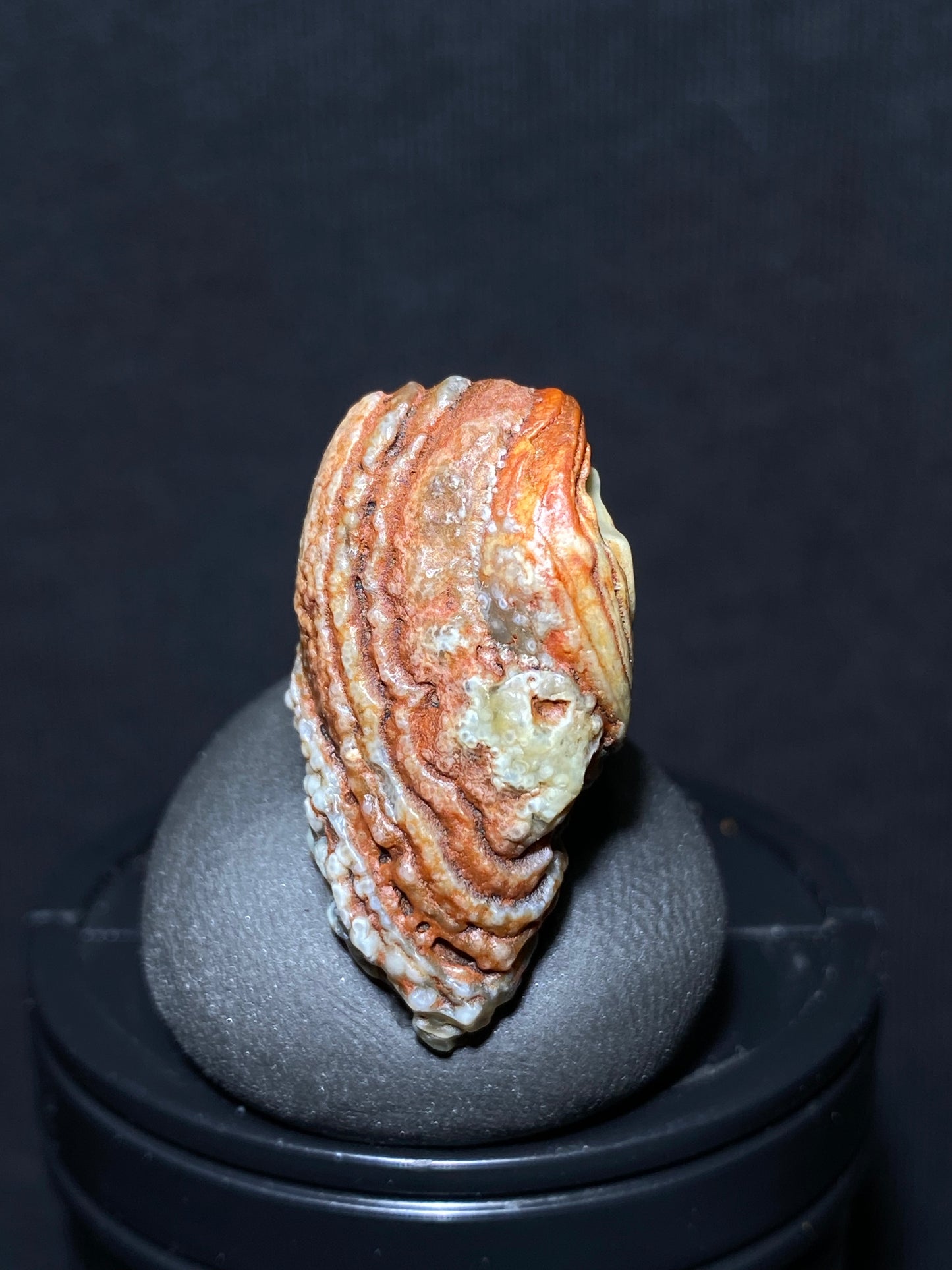 (1083)Alxa Gobi Desert red eye Agate, rough nature stone,Natural Color Raw Stone from Inner Mongolia.