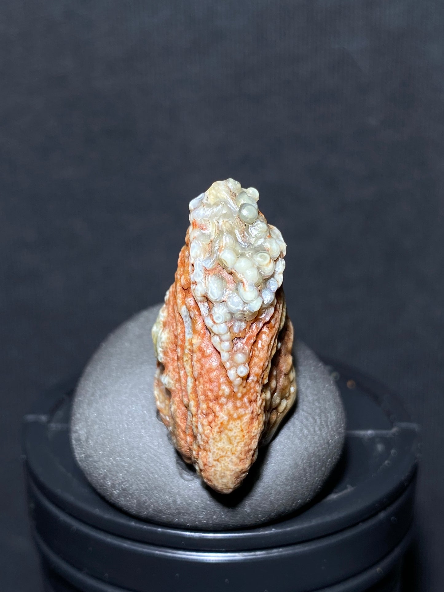 (1083)Alxa Gobi Desert red eye Agate, rough nature stone,Natural Color Raw Stone from Inner Mongolia.