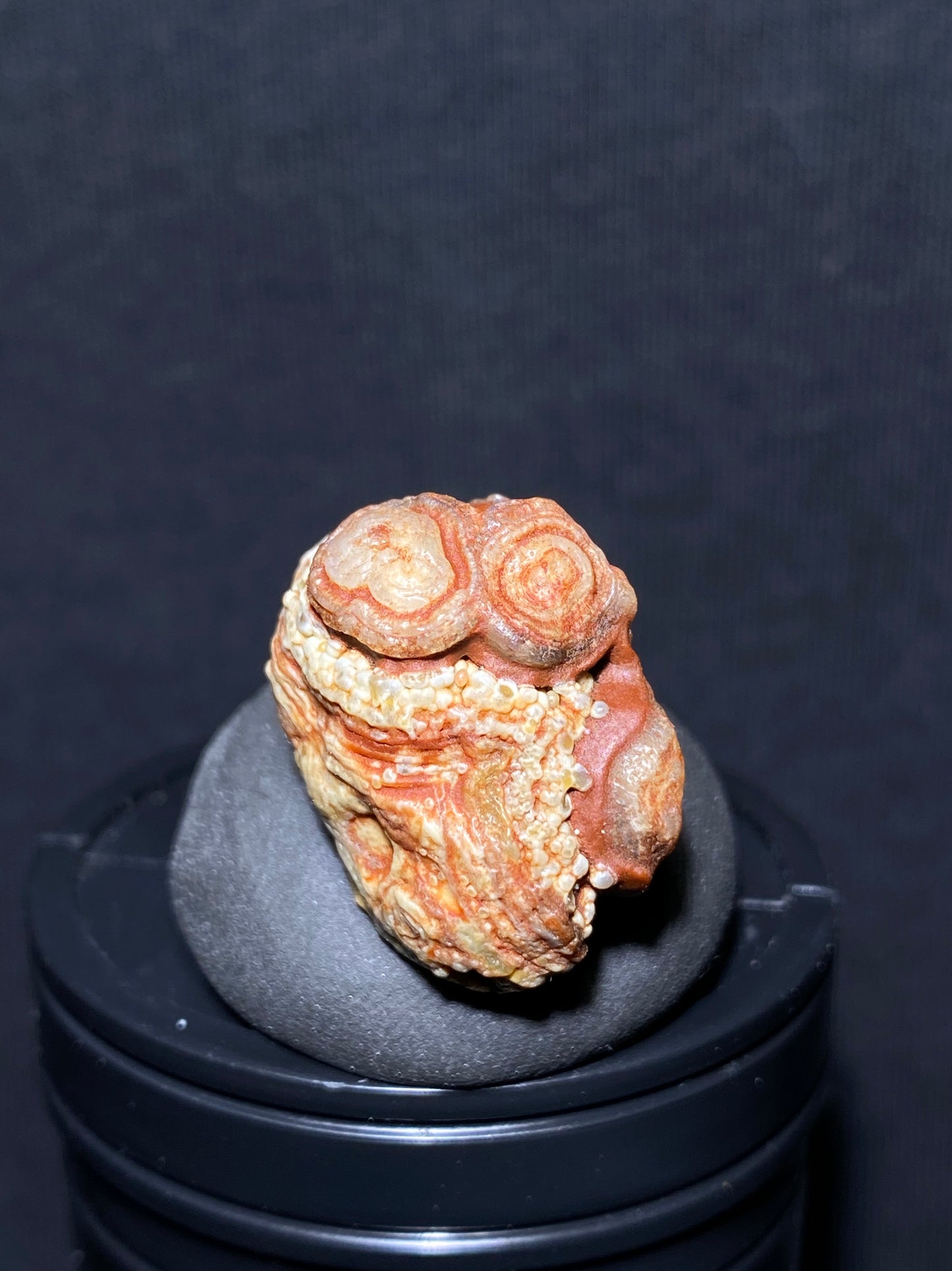 (1084)Alxa Gobi Desert red eye Agate, rough nature stone,Natural Color Raw Stone from Inner Mongolia.