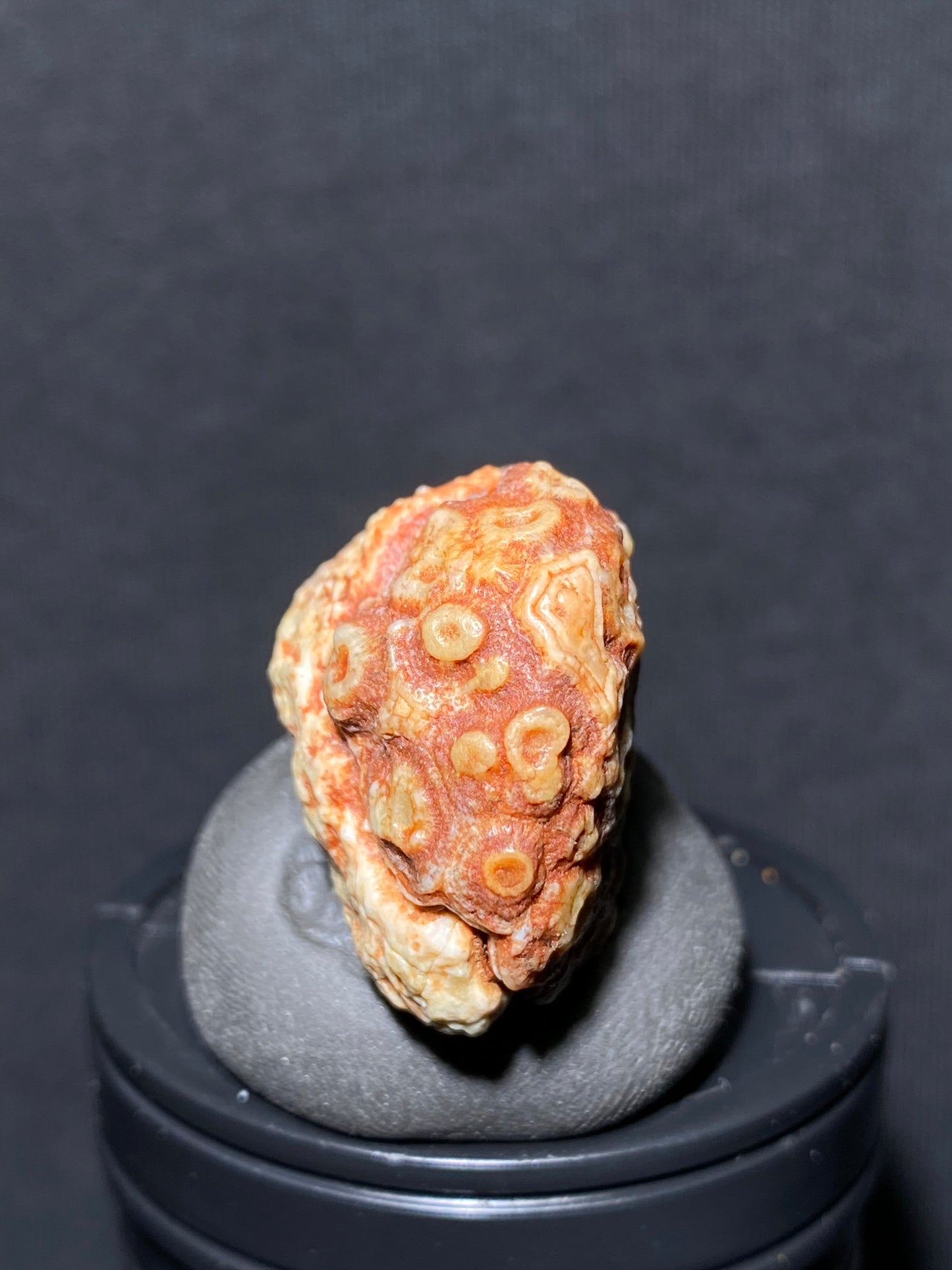 (1086)Alxa Gobi Desert red eye Agate, rough nature stone,Natural Color Raw Stone from Inner Mongolia.