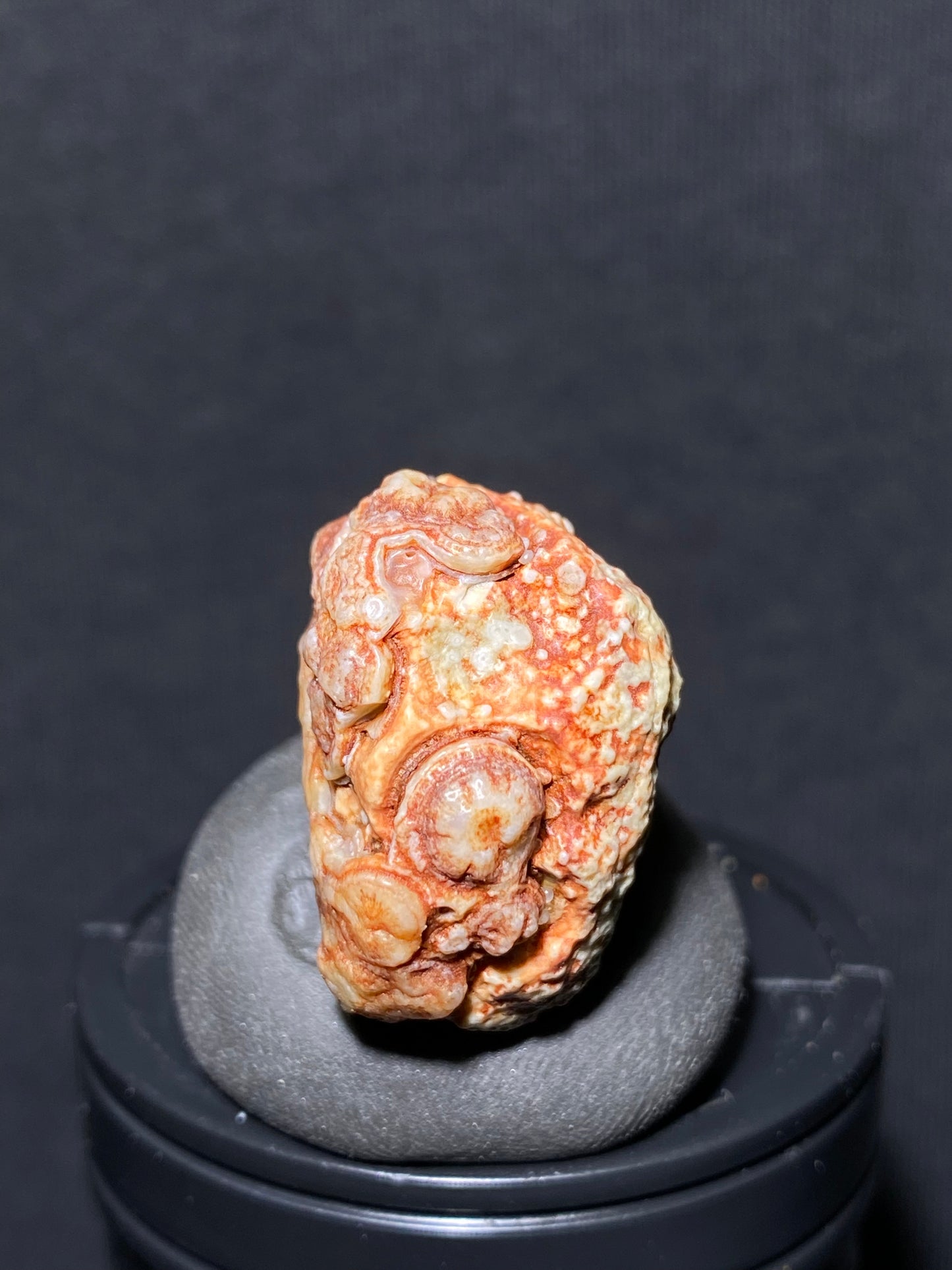 (1086)Alxa Gobi Desert red eye Agate, rough nature stone,Natural Color Raw Stone from Inner Mongolia.