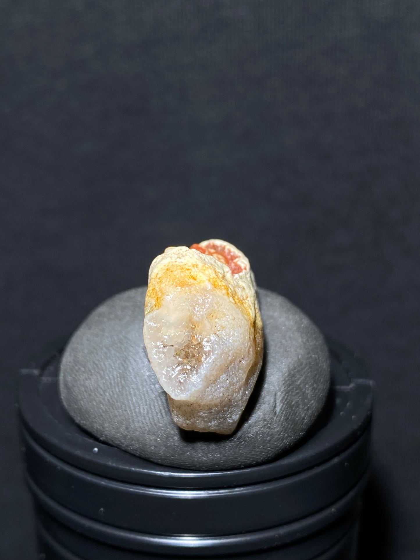 (1087)Alxa Gobi Desert red eye Agate, rough nature stone,Natural Color Raw Stone from Inner Mongolia.