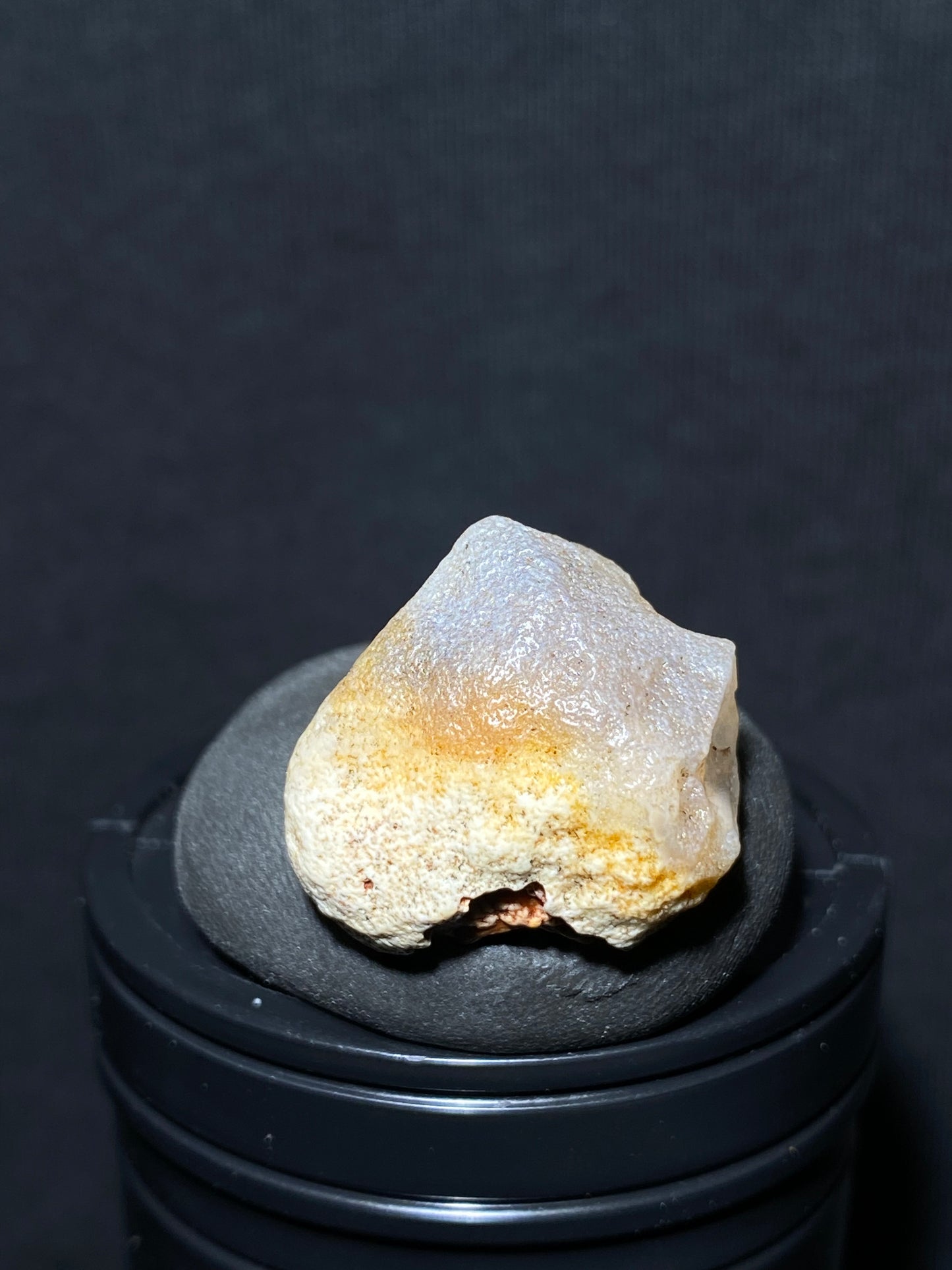 (1087)Alxa Gobi Desert red eye Agate, rough nature stone,Natural Color Raw Stone from Inner Mongolia.